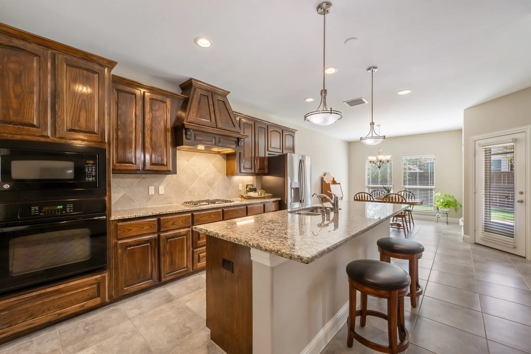 Single Family Residence For Sale in Rockwall County , 495 Oak Hills Lane, Fate, Texas 75189, 3 Bedroom, 2 Bathroom, 3 Garage spaces, 2,160 Sqft, built in 2012, mls#21389745, Real Estate Agent in Fate, Homes For Sale in Rockwall county, Homes For Sale in Fate, Realtor in Fate Texas, Real Estate Brokerage Independent Realty Texas, Luminita Cordes Realtor