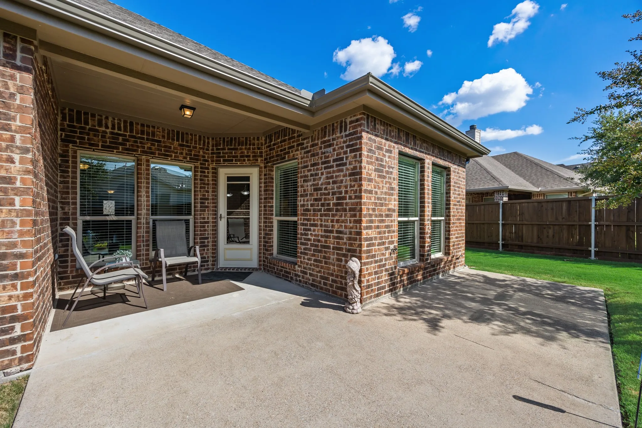 Single Family Residence For Sale in Rockwall County , 495 Oak Hills Lane, Fate, Texas 75189, 3 Bedroom, 2 Bathroom, 3 Garage spaces, 2,160 Sqft, built in 2012, mls#21389745, Real Estate Agent in Fate, Homes For Sale in Rockwall county, Homes For Sale in Fate, Realtor in Fate Texas, Real Estate Brokerage Independent Realty Texas, Luminita Cordes Realtor
