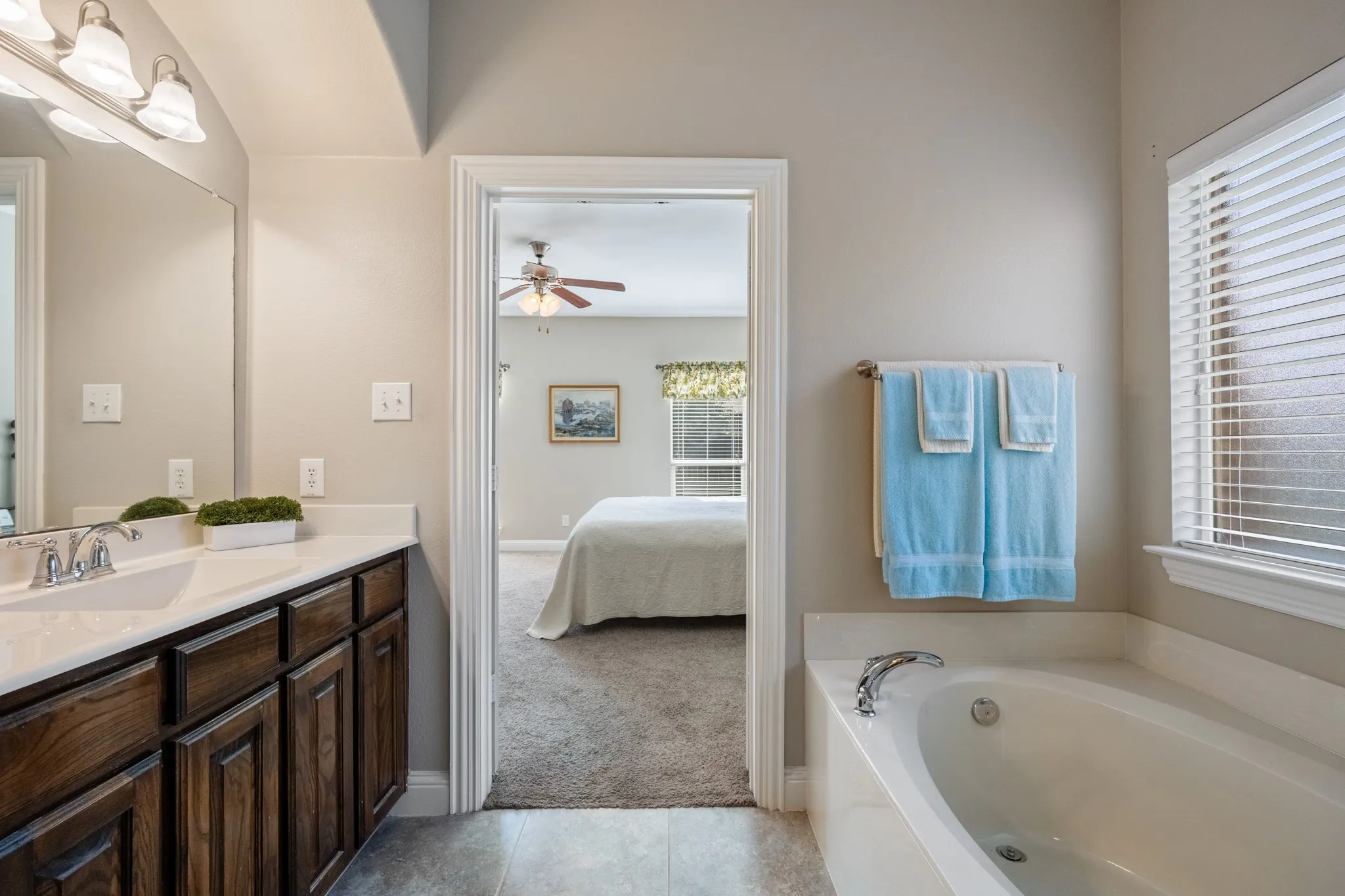 Single Family Residence For Sale in Rockwall County , 495 Oak Hills Lane, Fate, Texas 75189, 3 Bedroom, 2 Bathroom, 3 Garage spaces, 2,160 Sqft, built in 2012, mls#21389745, Real Estate Agent in Fate, Homes For Sale in Rockwall county, Homes For Sale in Fate, Realtor in Fate Texas, Real Estate Brokerage Independent Realty Texas, Luminita Cordes Realtor