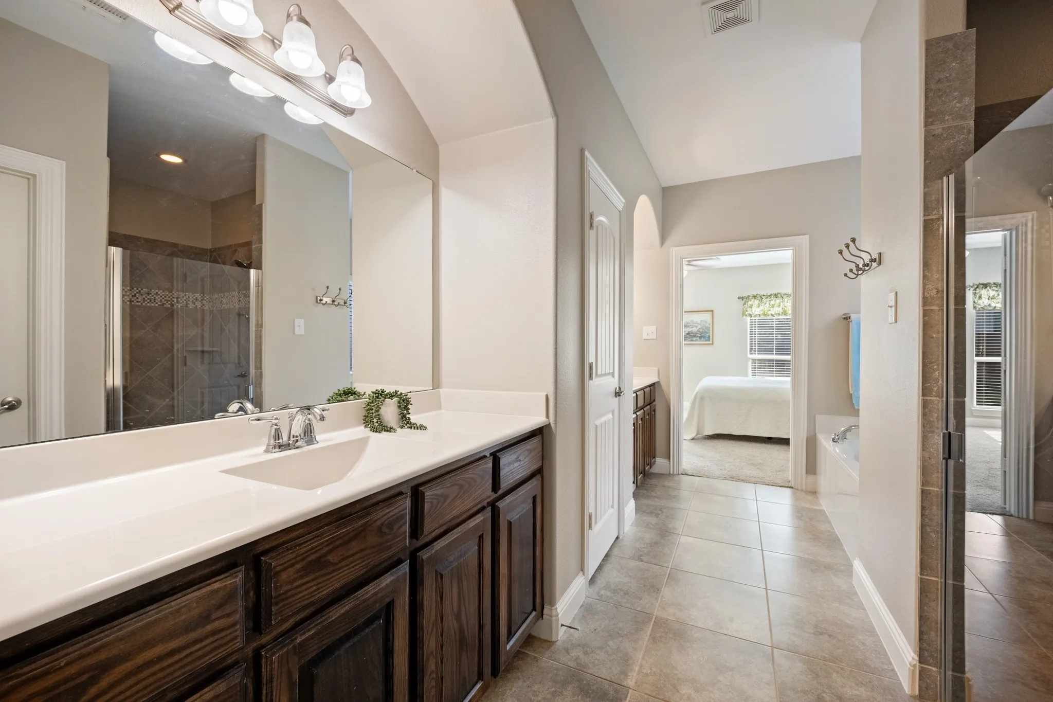 Single Family Residence For Sale in Rockwall County , 495 Oak Hills Lane, Fate, Texas 75189, 3 Bedroom, 2 Bathroom, 3 Garage spaces, 2,160 Sqft, built in 2012, mls#21389745, Real Estate Agent in Fate, Homes For Sale in Rockwall county, Homes For Sale in Fate, Realtor in Fate Texas, Real Estate Brokerage Independent Realty Texas, Luminita Cordes Realtor
