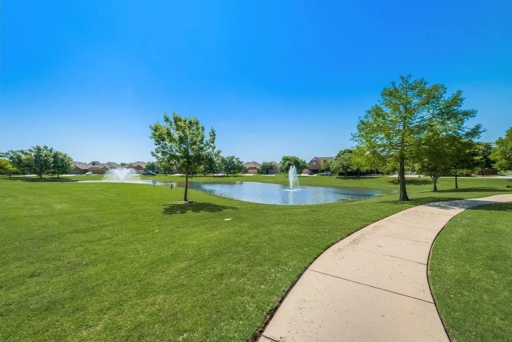 Ponds, playgrounds and walking paths