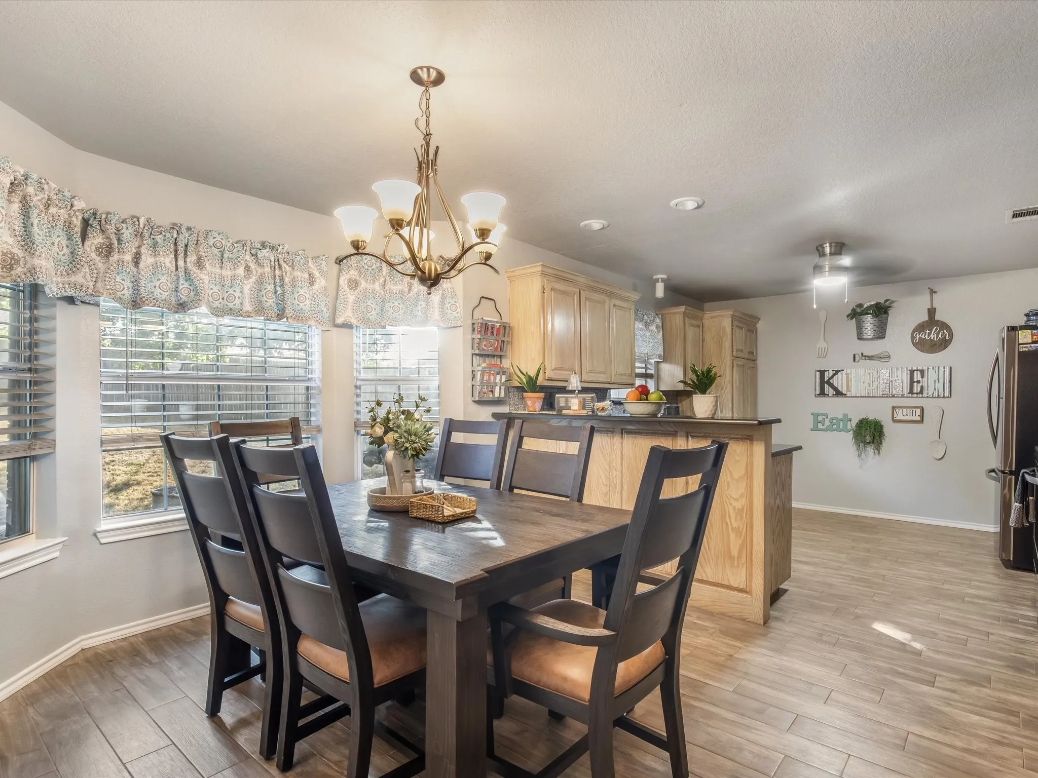 Single Family Residence For Sale in Johnson County , 102 Oakwood Place, Joshua, Texas 76058, 3 Bedroom, 2 Bathroom, Garage spaces, 1,678 Sqft, built in 2000, mls#21389750, Real Estate Agent in Joshua, Homes For Sale in Johnson county, Homes For Sale in Joshua, Realtor in Joshua Texas, Real Estate Brokerage Independent Realty Texas, Luminita Cordes Realtor