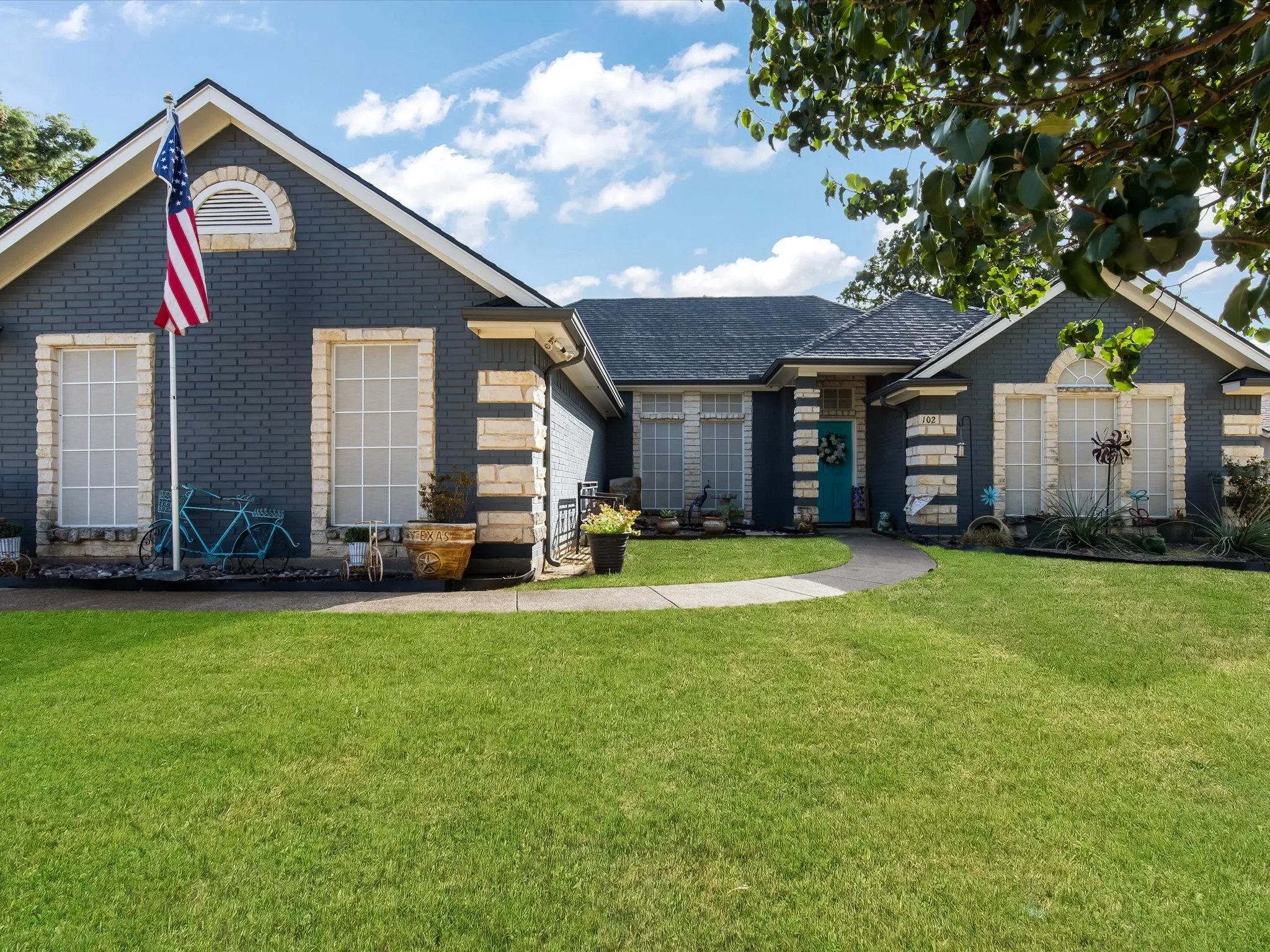 Single Family Residence For Sale