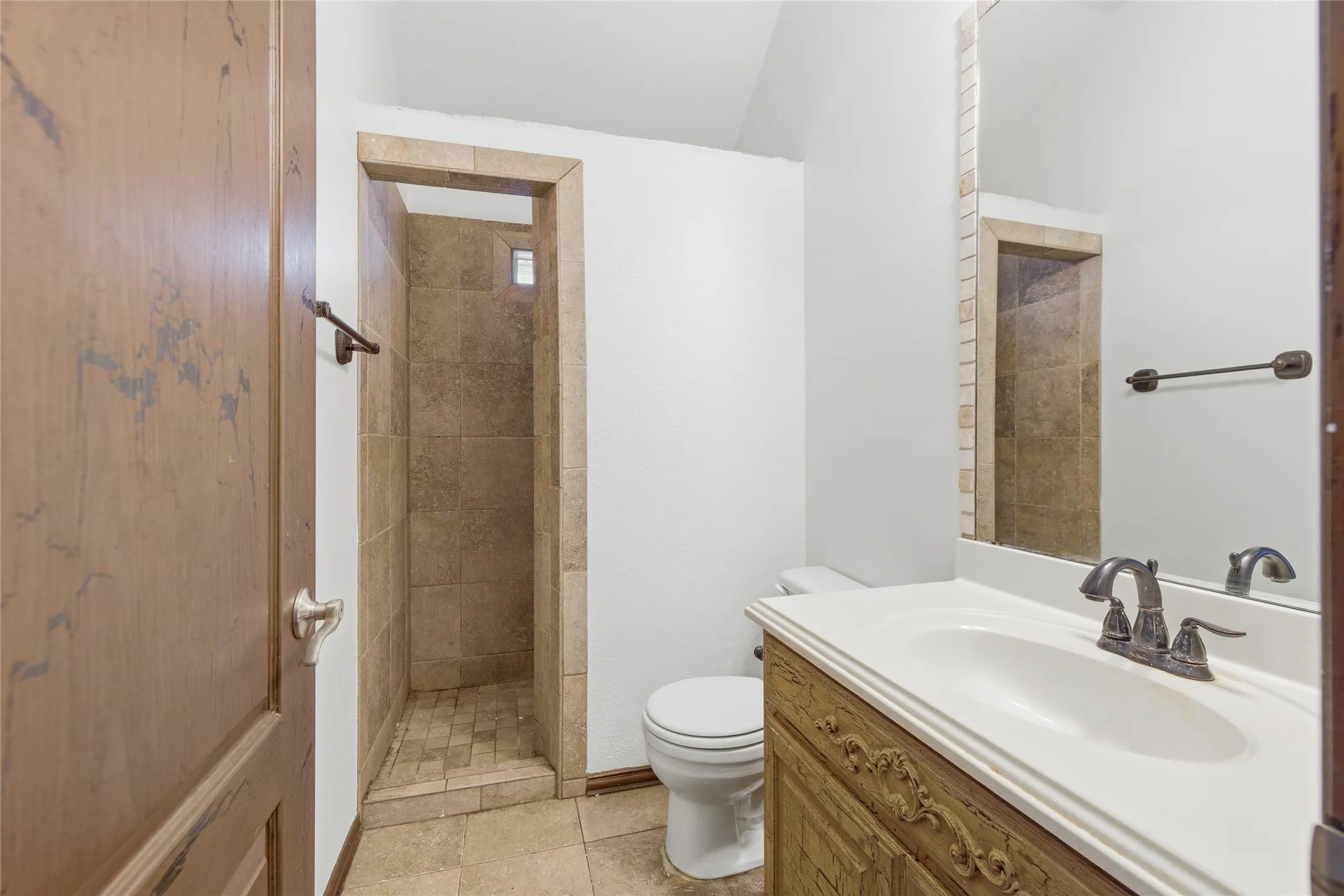 Single Family Residence For Rent in Tarrant County , 9008 Winding River Drive, Fort Worth, Texas 76118, 3 Bedroom, 2 Bathroom, 2 Garage spaces, 1,522 Sqft, built in 2002, mls#21389848, Real Estate Agent in Fort Worth, Homes For Rent in Tarrant county, Homes For Rent in Fort Worth, Realtor in Fort Worth Texas, Real Estate Brokerage Independent Realty Texas, Luminita Cordes Realtor