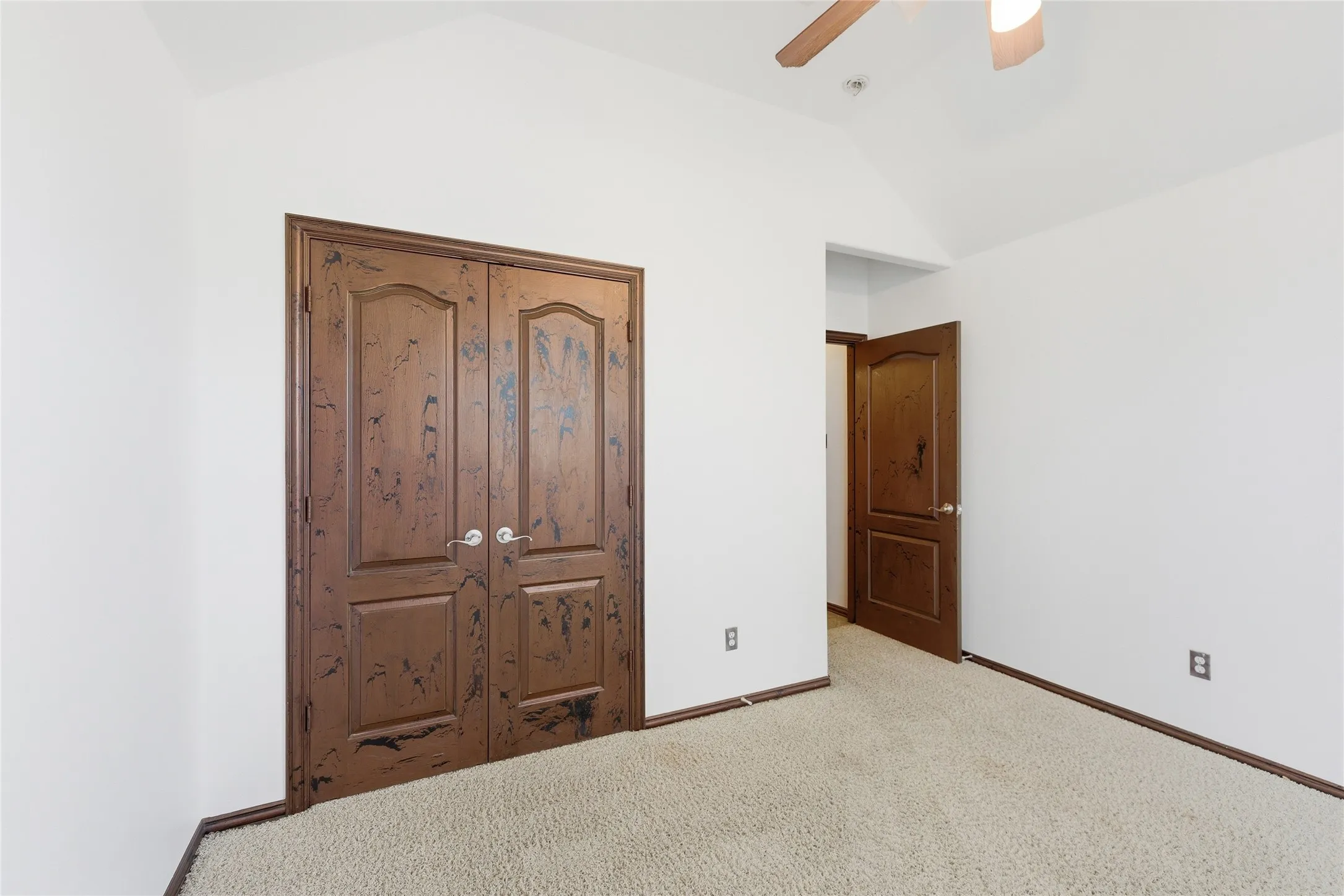 Single Family Residence For Rent in Tarrant County , 9008 Winding River Drive, Fort Worth, Texas 76118, 3 Bedroom, 2 Bathroom, 2 Garage spaces, 1,522 Sqft, built in 2002, mls#21389848, Real Estate Agent in Fort Worth, Homes For Rent in Tarrant county, Homes For Rent in Fort Worth, Realtor in Fort Worth Texas, Real Estate Brokerage Independent Realty Texas, Luminita Cordes Realtor