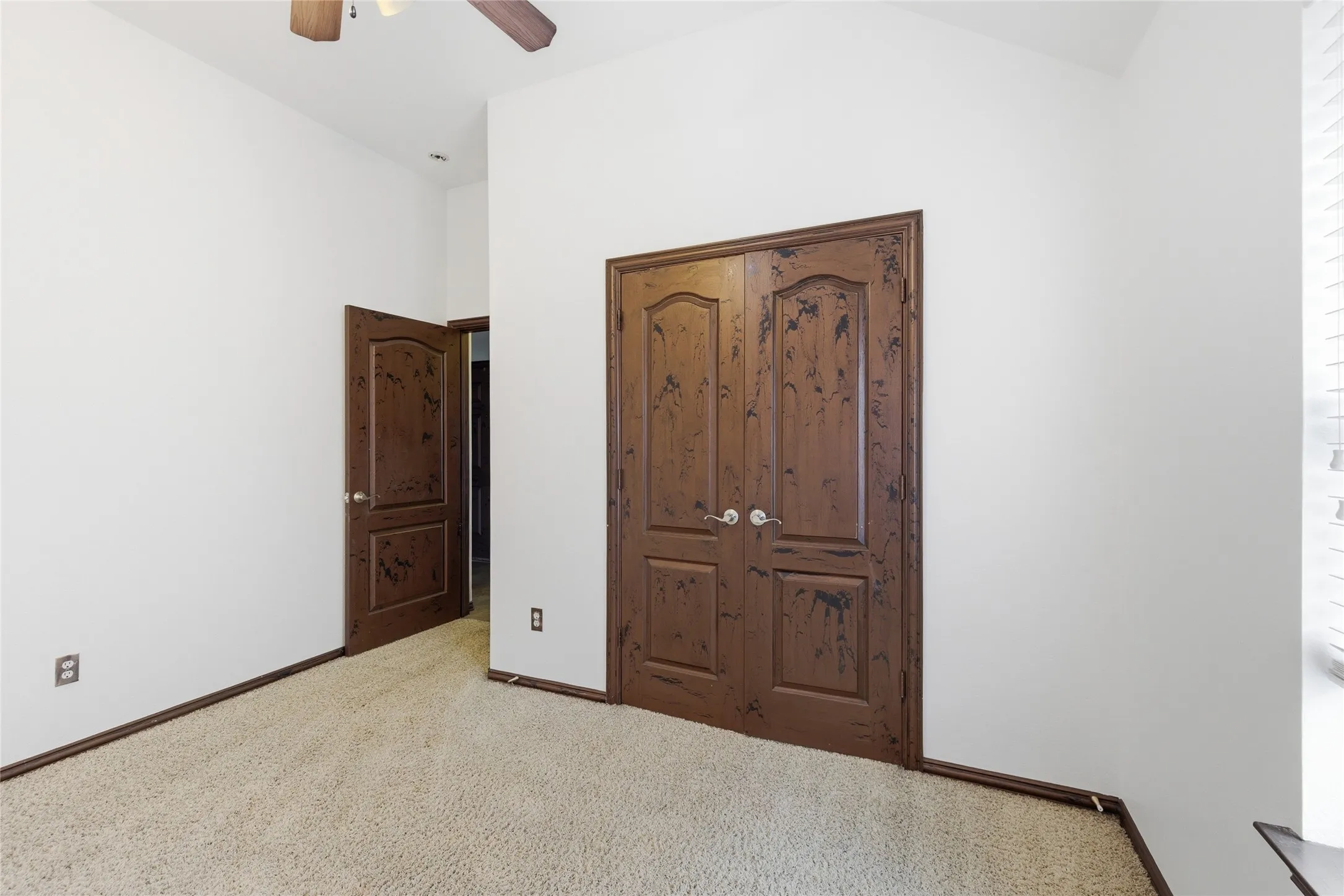 Single Family Residence For Rent in Tarrant County , 9008 Winding River Drive, Fort Worth, Texas 76118, 3 Bedroom, 2 Bathroom, 2 Garage spaces, 1,522 Sqft, built in 2002, mls#21389848, Real Estate Agent in Fort Worth, Homes For Rent in Tarrant county, Homes For Rent in Fort Worth, Realtor in Fort Worth Texas, Real Estate Brokerage Independent Realty Texas, Luminita Cordes Realtor