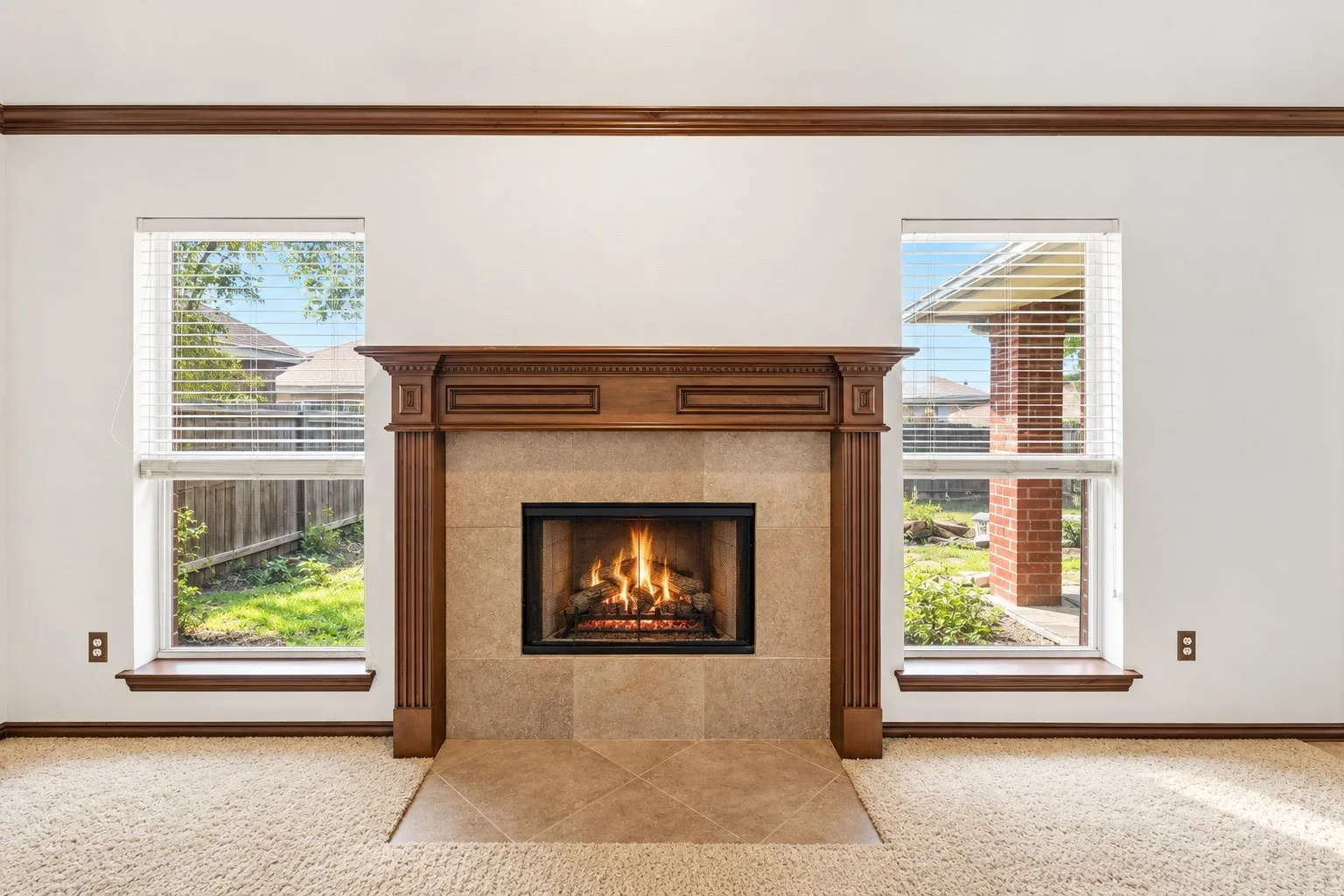 Single Family Residence For Rent in Tarrant County , 9008 Winding River Drive, Fort Worth, Texas 76118, 3 Bedroom, 2 Bathroom, 2 Garage spaces, 1,522 Sqft, built in 2002, mls#21389848, Real Estate Agent in Fort Worth, Homes For Rent in Tarrant county, Homes For Rent in Fort Worth, Realtor in Fort Worth Texas, Real Estate Brokerage Independent Realty Texas, Luminita Cordes Realtor