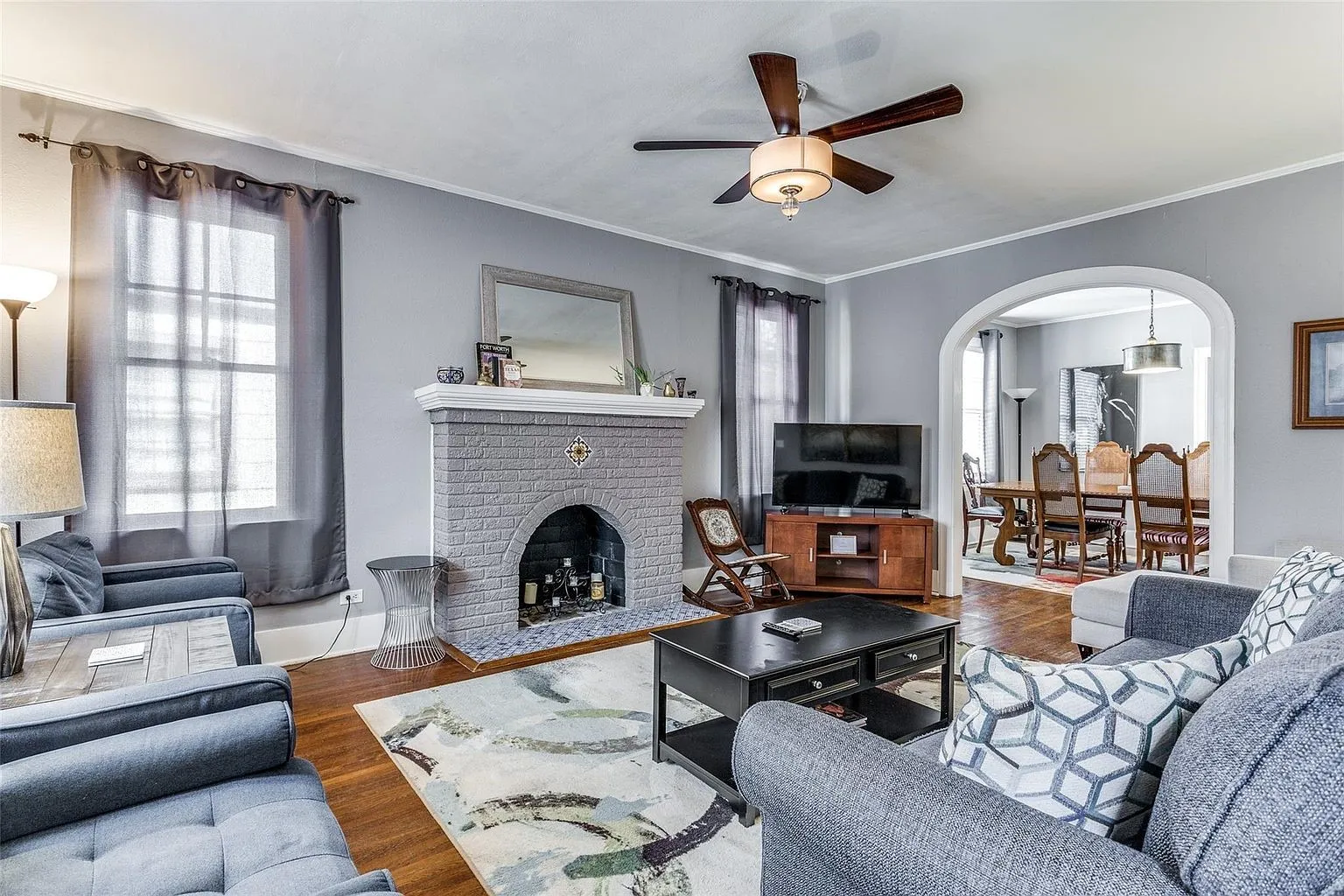 Single Family Residence For Sale in Tarrant County , 3211 Cockrell Avenue, Fort Worth, Texas 76109, 2 Bedroom, 2 Bathroom, Garage spaces, 1,441 Sqft, built in 1930, mls#21389866, Real Estate Agent in Fort Worth, Homes For Sale in Tarrant county, Homes For Sale in Fort Worth, Realtor in Fort Worth Texas, Real Estate Brokerage Independent Realty Texas, Luminita Cordes Realtor