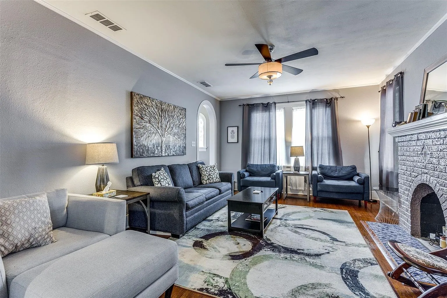 Single Family Residence For Sale in Tarrant County , 3211 Cockrell Avenue, Fort Worth, Texas 76109, 2 Bedroom, 2 Bathroom, Garage spaces, 1,441 Sqft, built in 1930, mls#21389866, Real Estate Agent in Fort Worth, Homes For Sale in Tarrant county, Homes For Sale in Fort Worth, Realtor in Fort Worth Texas, Real Estate Brokerage Independent Realty Texas, Luminita Cordes Realtor