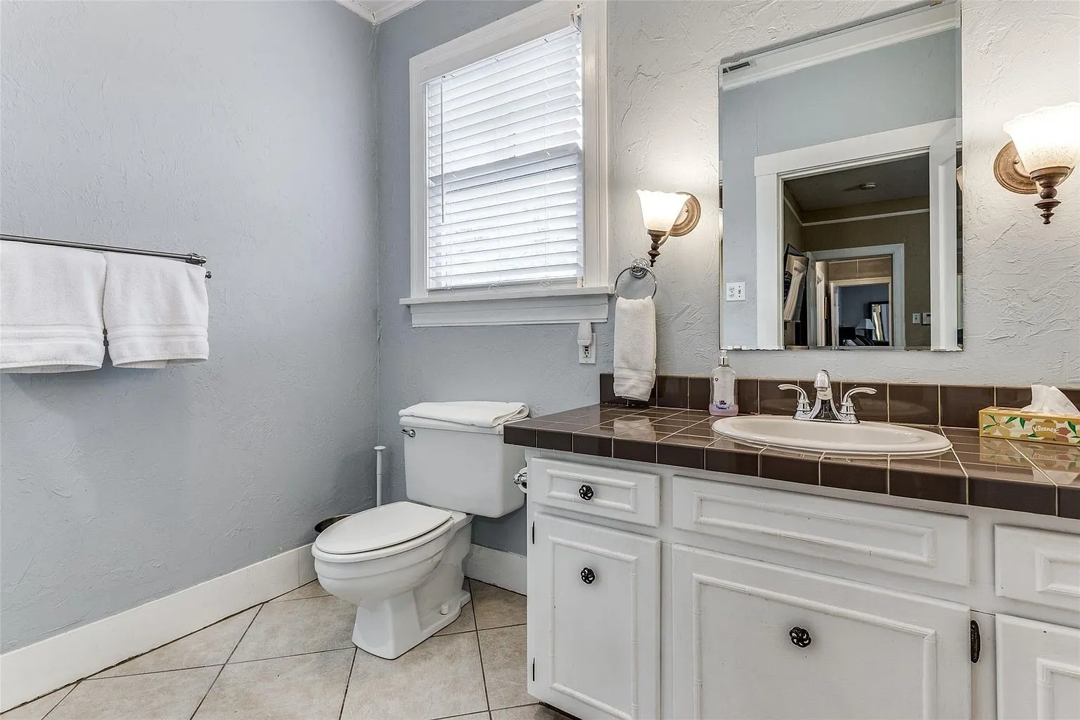 Single Family Residence For Sale in Tarrant County , 3211 Cockrell Avenue, Fort Worth, Texas 76109, 2 Bedroom, 2 Bathroom, Garage spaces, 1,441 Sqft, built in 1930, mls#21389866, Real Estate Agent in Fort Worth, Homes For Sale in Tarrant county, Homes For Sale in Fort Worth, Realtor in Fort Worth Texas, Real Estate Brokerage Independent Realty Texas, Luminita Cordes Realtor