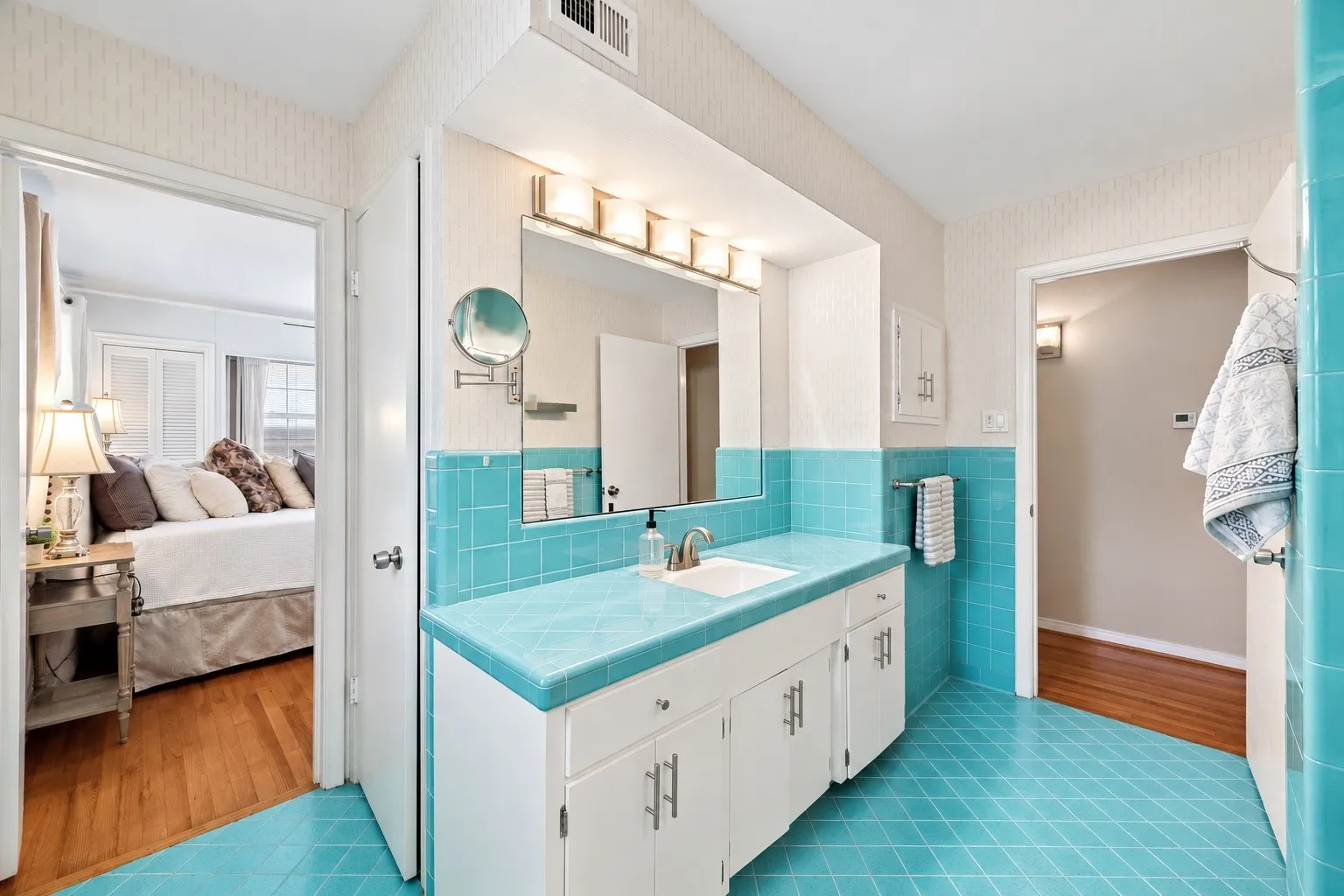 Single Family Residence For Sale in Dallas County , 1209 Spruce Drive, Richardson, Texas 75080, 3 Bedroom, 3 Bathroom, 2 Garage spaces, 1,801 Sqft, built in 1959, mls#21386008, Real Estate Agent in Richardson, Homes For Sale in Dallas county, Homes For Sale in Richardson, Realtor in Richardson Texas, Real Estate Brokerage Independent Realty Texas, Luminita Cordes Realtor