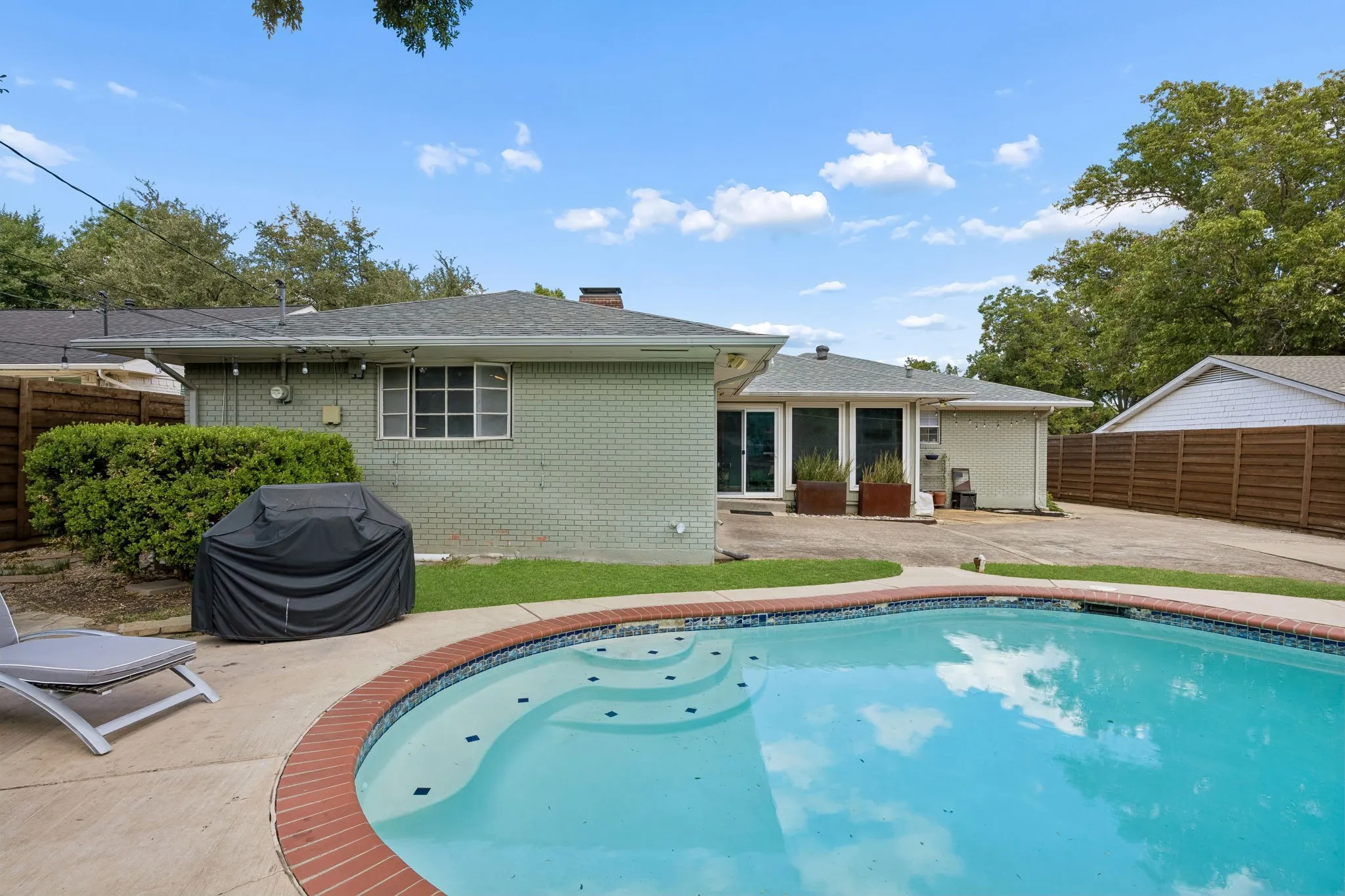 Single Family Residence For Sale in Dallas County , 1209 Spruce Drive, Richardson, Texas 75080, 3 Bedroom, 3 Bathroom, 2 Garage spaces, 1,801 Sqft, built in 1959, mls#21386008, Real Estate Agent in Richardson, Homes For Sale in Dallas county, Homes For Sale in Richardson, Realtor in Richardson Texas, Real Estate Brokerage Independent Realty Texas, Luminita Cordes Realtor