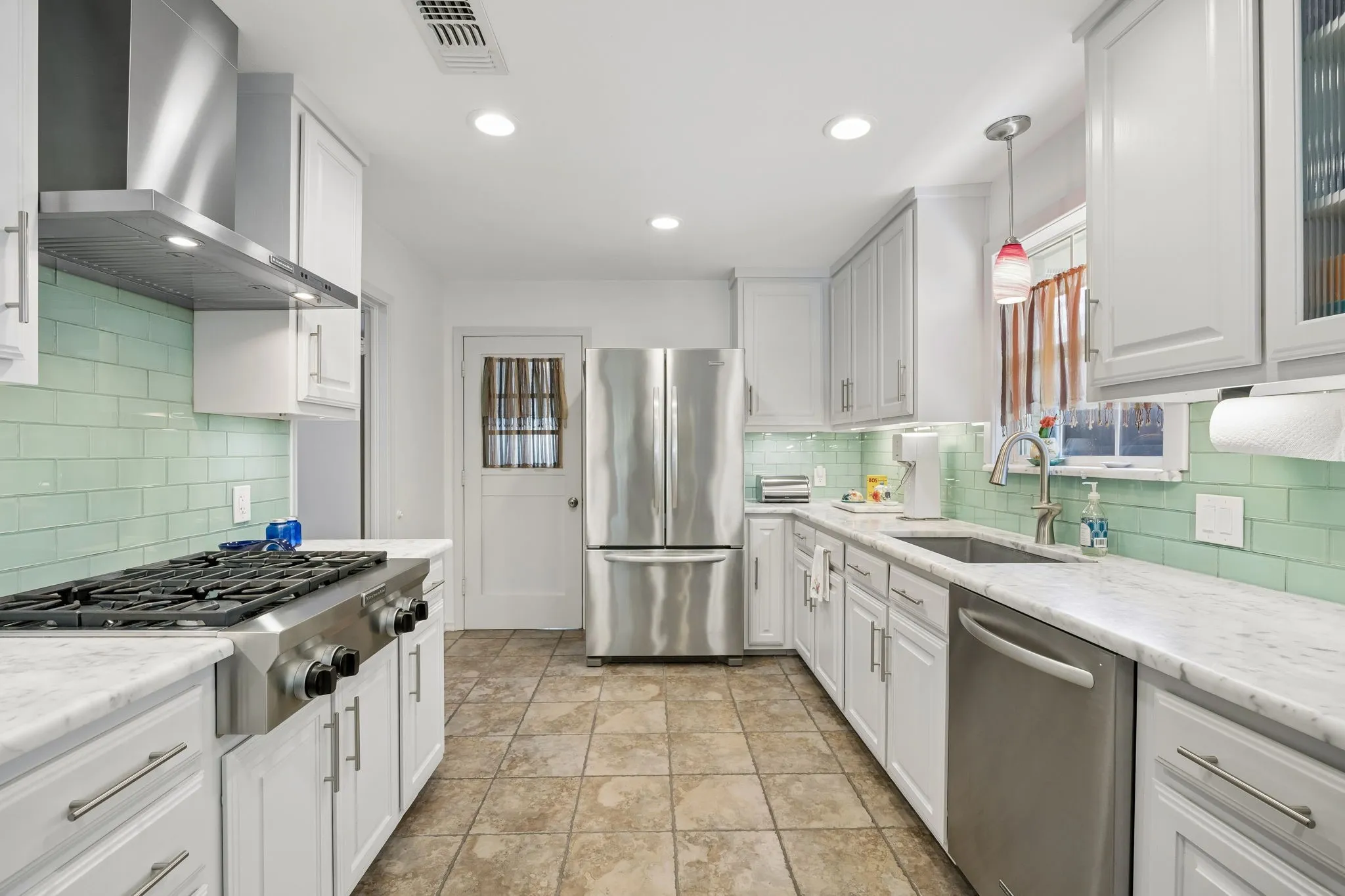 Single Family Residence For Sale in Dallas County , 1209 Spruce Drive, Richardson, Texas 75080, 3 Bedroom, 3 Bathroom, 2 Garage spaces, 1,801 Sqft, built in 1959, mls#21386008, Real Estate Agent in Richardson, Homes For Sale in Dallas county, Homes For Sale in Richardson, Realtor in Richardson Texas, Real Estate Brokerage Independent Realty Texas, Luminita Cordes Realtor