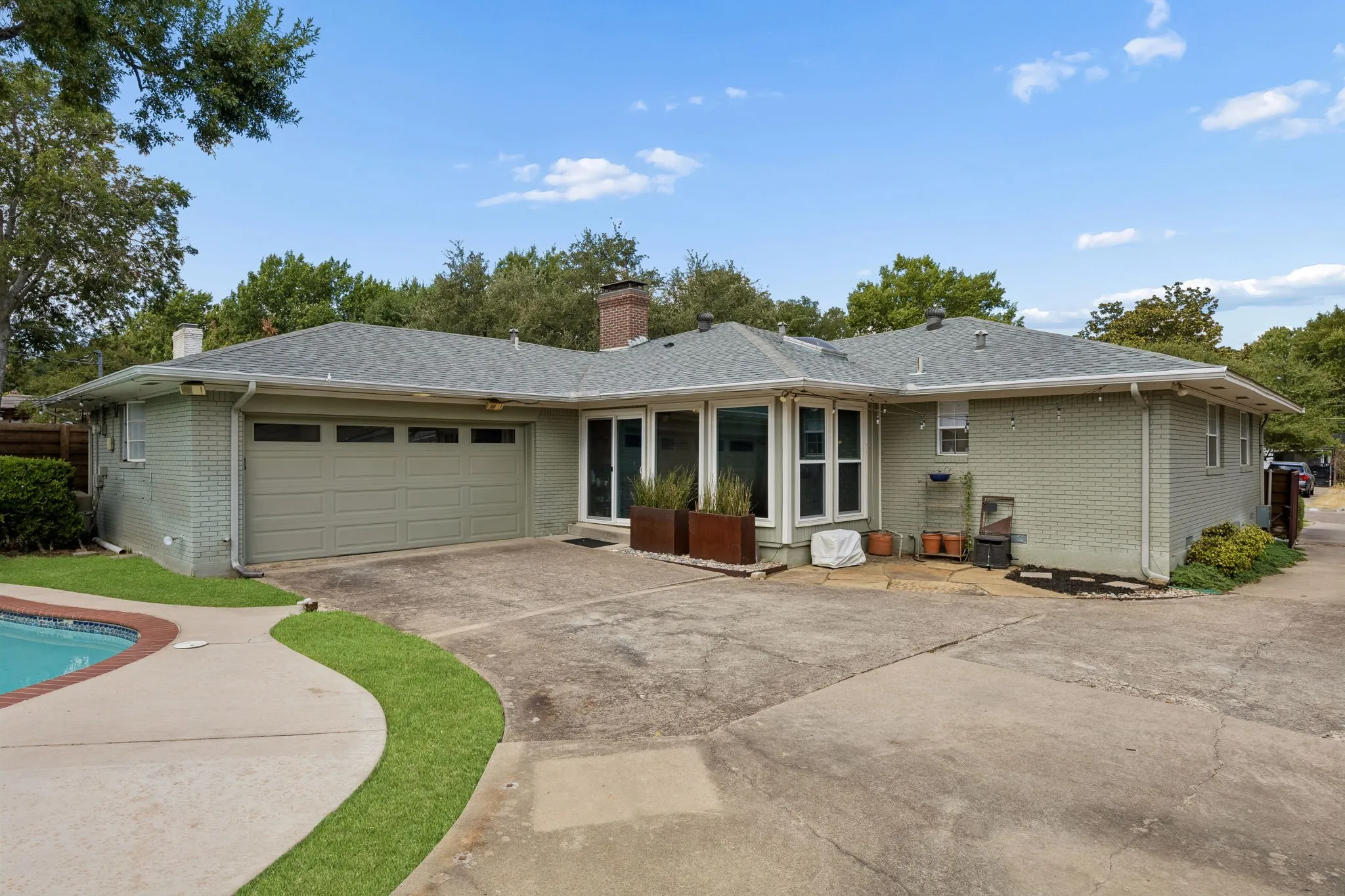 Single Family Residence For Sale in Dallas County , 1209 Spruce Drive, Richardson, Texas 75080, 3 Bedroom, 3 Bathroom, 2 Garage spaces, 1,801 Sqft, built in 1959, mls#21386008, Real Estate Agent in Richardson, Homes For Sale in Dallas county, Homes For Sale in Richardson, Realtor in Richardson Texas, Real Estate Brokerage Independent Realty Texas, Luminita Cordes Realtor
