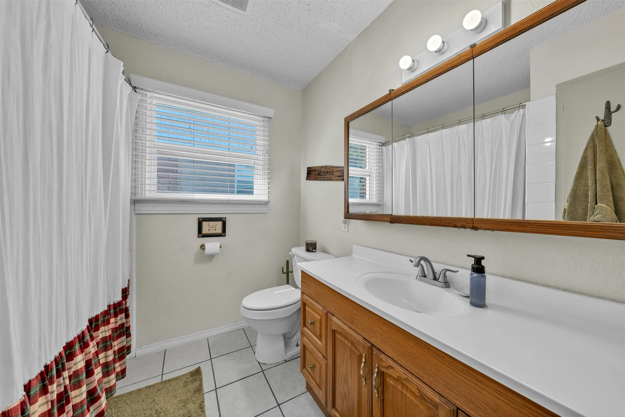 Single Family Residence For Sale in Tarrant County , 2309 Maryel Drive, Fort Worth, Texas 76112, 3 Bedroom, 2 Bathroom, 2 Garage spaces, 1,688 Sqft, built in 1951, mls#21386936, Real Estate Agent in Fort Worth, Homes For Sale in Tarrant county, Homes For Sale in Fort Worth, Realtor in Fort Worth Texas, Real Estate Brokerage Independent Realty Texas, Luminita Cordes Realtor