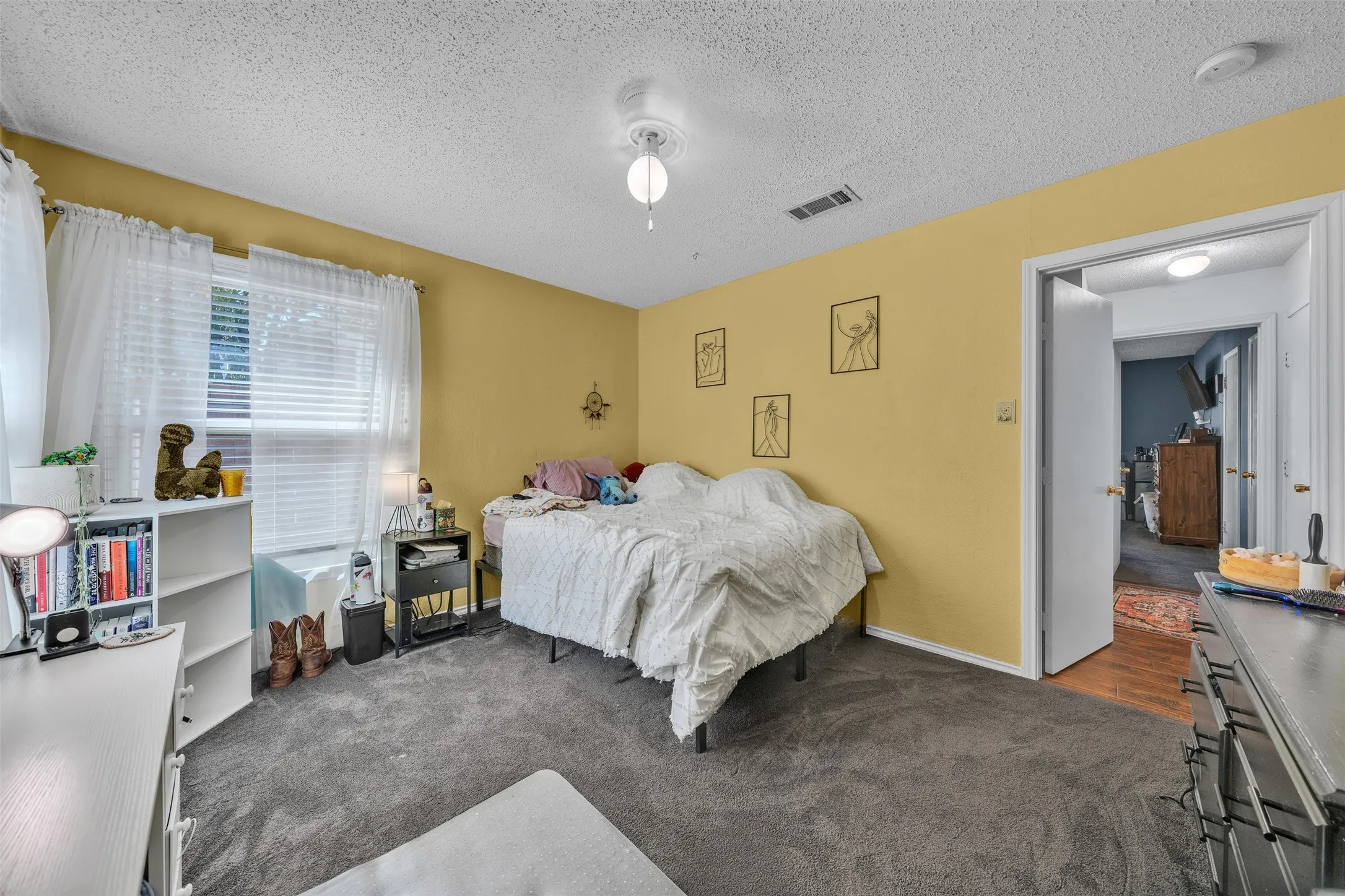 Single Family Residence For Sale in Tarrant County , 2309 Maryel Drive, Fort Worth, Texas 76112, 3 Bedroom, 2 Bathroom, 2 Garage spaces, 1,688 Sqft, built in 1951, mls#21386936, Real Estate Agent in Fort Worth, Homes For Sale in Tarrant county, Homes For Sale in Fort Worth, Realtor in Fort Worth Texas, Real Estate Brokerage Independent Realty Texas, Luminita Cordes Realtor