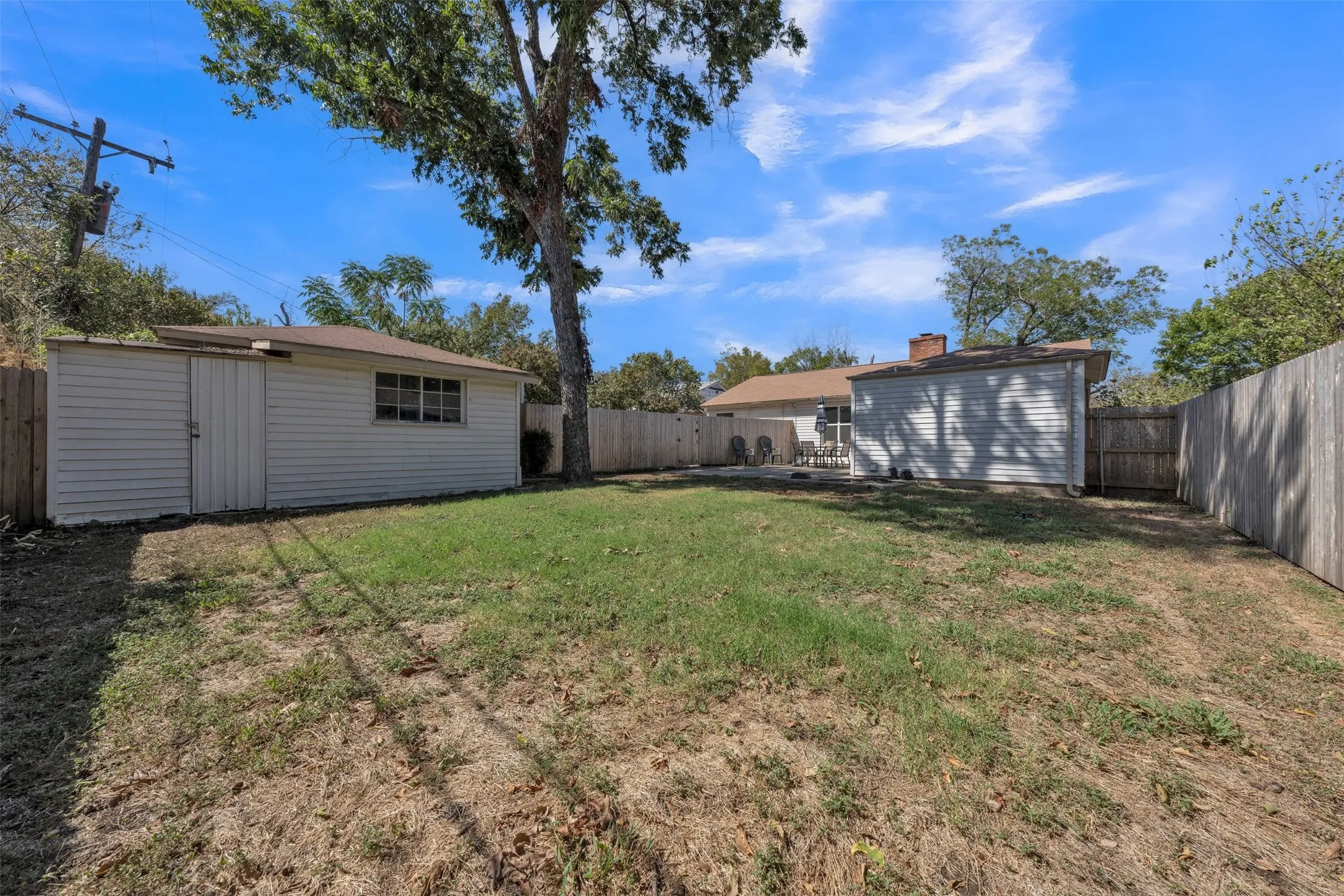 Single Family Residence For Sale in Tarrant County , 2309 Maryel Drive, Fort Worth, Texas 76112, 3 Bedroom, 2 Bathroom, 2 Garage spaces, 1,688 Sqft, built in 1951, mls#21386936, Real Estate Agent in Fort Worth, Homes For Sale in Tarrant county, Homes For Sale in Fort Worth, Realtor in Fort Worth Texas, Real Estate Brokerage Independent Realty Texas, Luminita Cordes Realtor