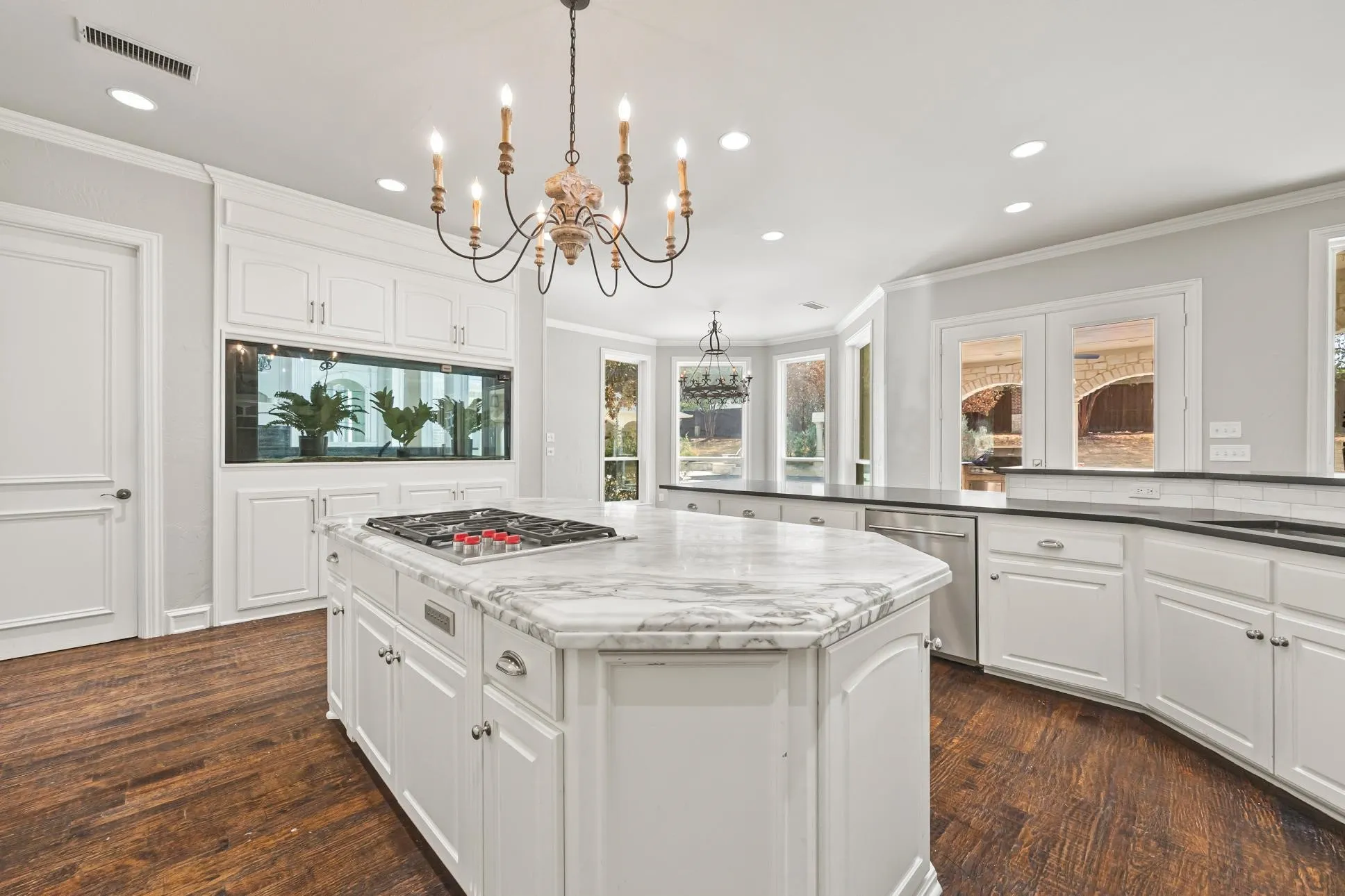 Gas stove and this room joins pool area