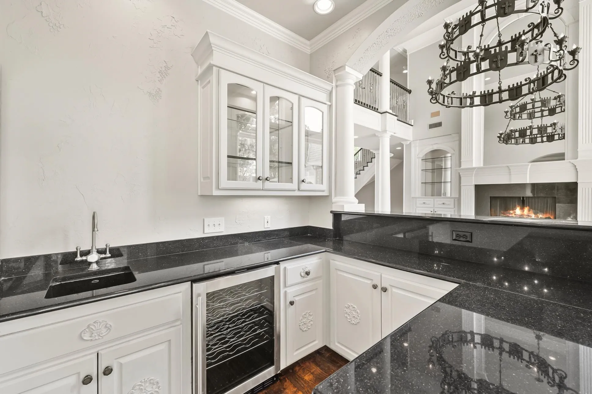 Single Family Residence For Sale in Rockwall County , 1704 Bison Meadow Lane, Heath, Texas 75032, 5 Bedroom, 9 Bathroom, 4 Garage spaces, 7,754 Sqft, built in 2003, mls#21386192, Real Estate Agent in Heath, Homes For Sale in Rockwall county, Homes For Sale in Heath, Realtor in Heath Texas, Real Estate Brokerage Independent Realty Texas, Luminita Cordes Realtor