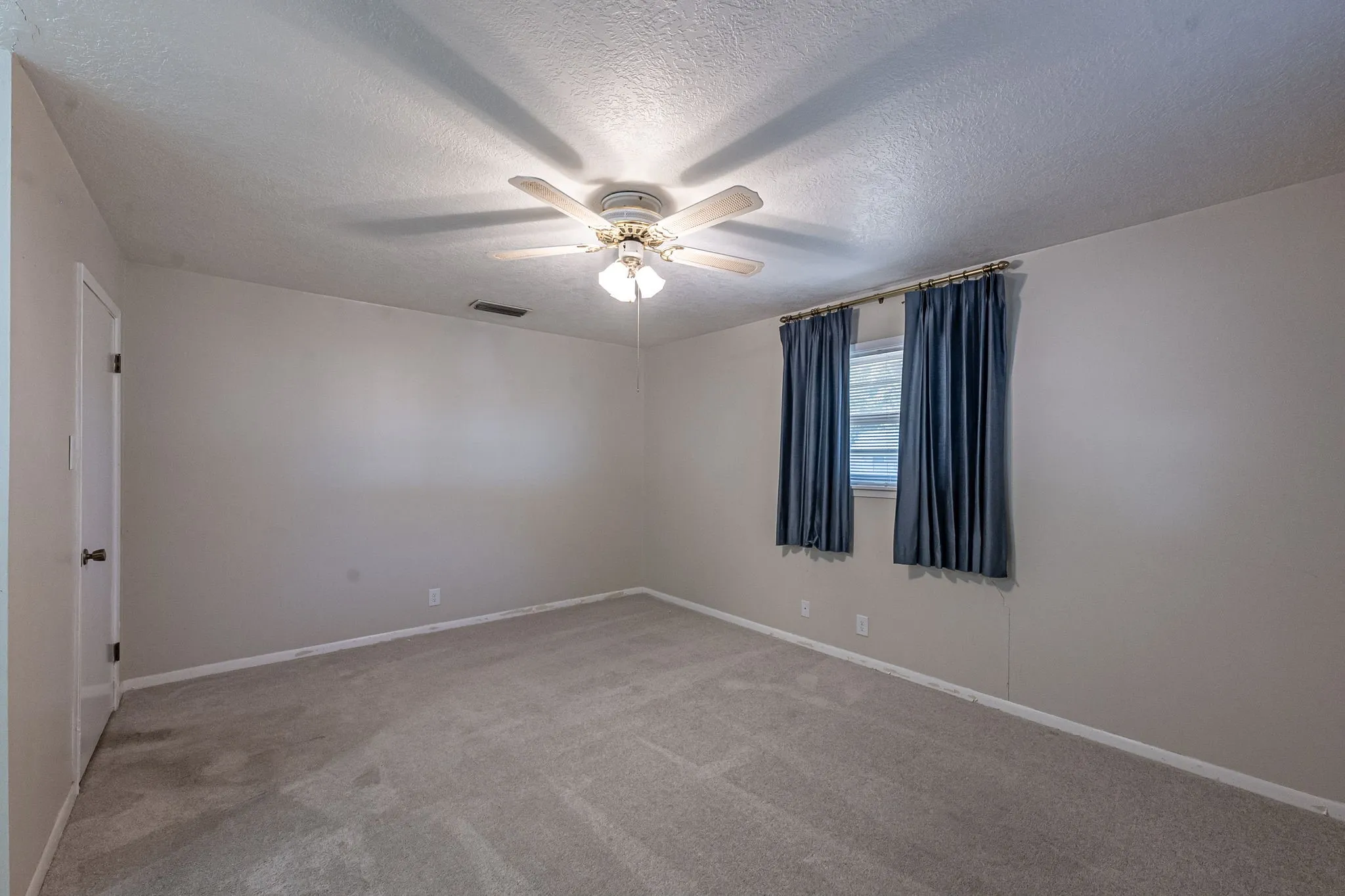 Single Family Residence For Sale in Wood County , 603 Richard Street, Quitman, Texas 75783, 3 Bedroom, 2 Bathroom, 2 Garage spaces, 1,945 Sqft, built in 1972, mls#21389885, Real Estate Agent in Quitman, Homes For Sale in Wood county, Homes For Sale in Quitman, Realtor in Quitman Texas, Real Estate Brokerage Independent Realty Texas, Luminita Cordes Realtor