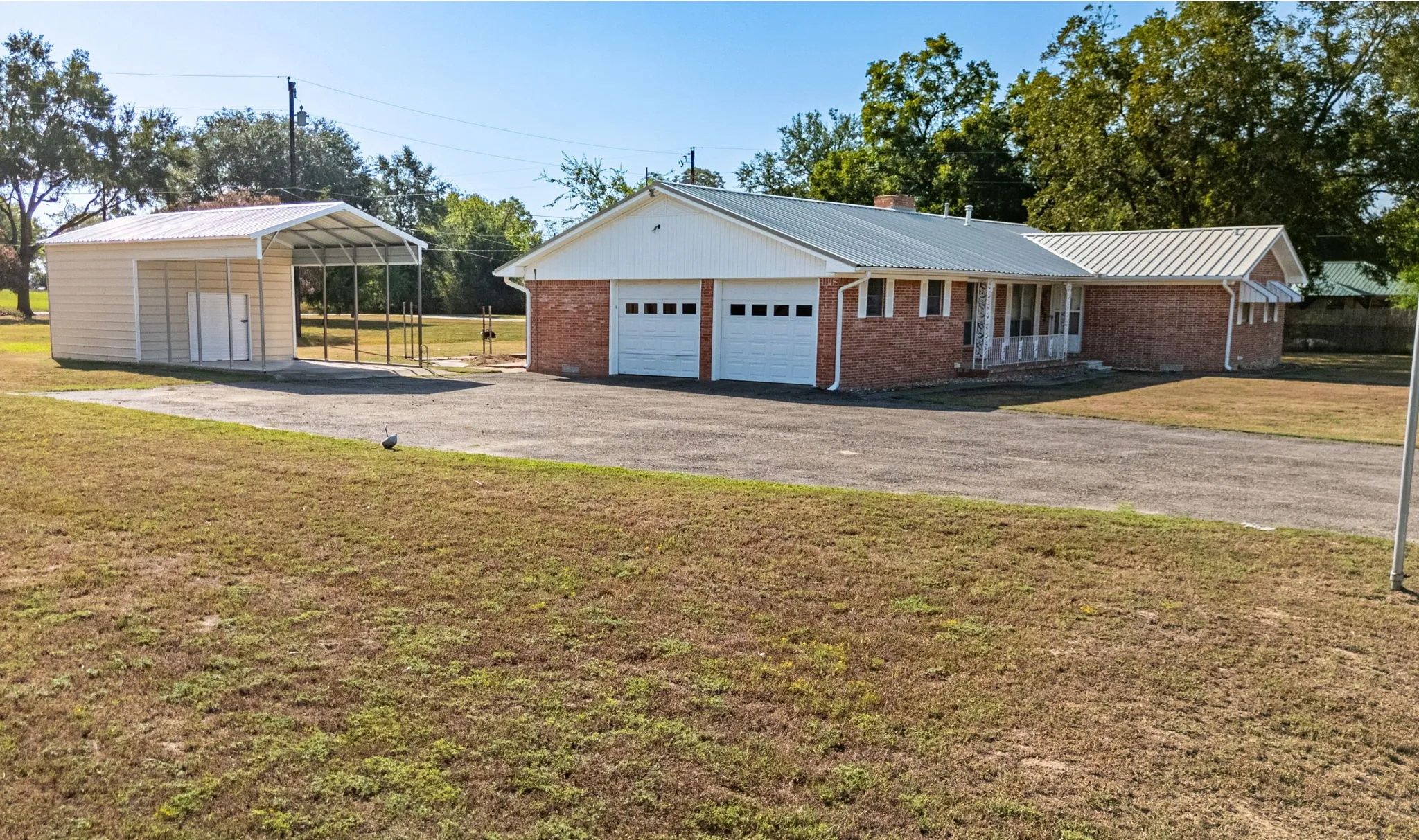 Single Family Residence For Sale in Wood County , 603 Richard Street, Quitman, Texas 75783, 3 Bedroom, 2 Bathroom, 2 Garage spaces, 1,945 Sqft, built in 1972, mls#21389885, Real Estate Agent in Quitman, Homes For Sale in Wood county, Homes For Sale in Quitman, Realtor in Quitman Texas, Real Estate Brokerage Independent Realty Texas, Luminita Cordes Realtor