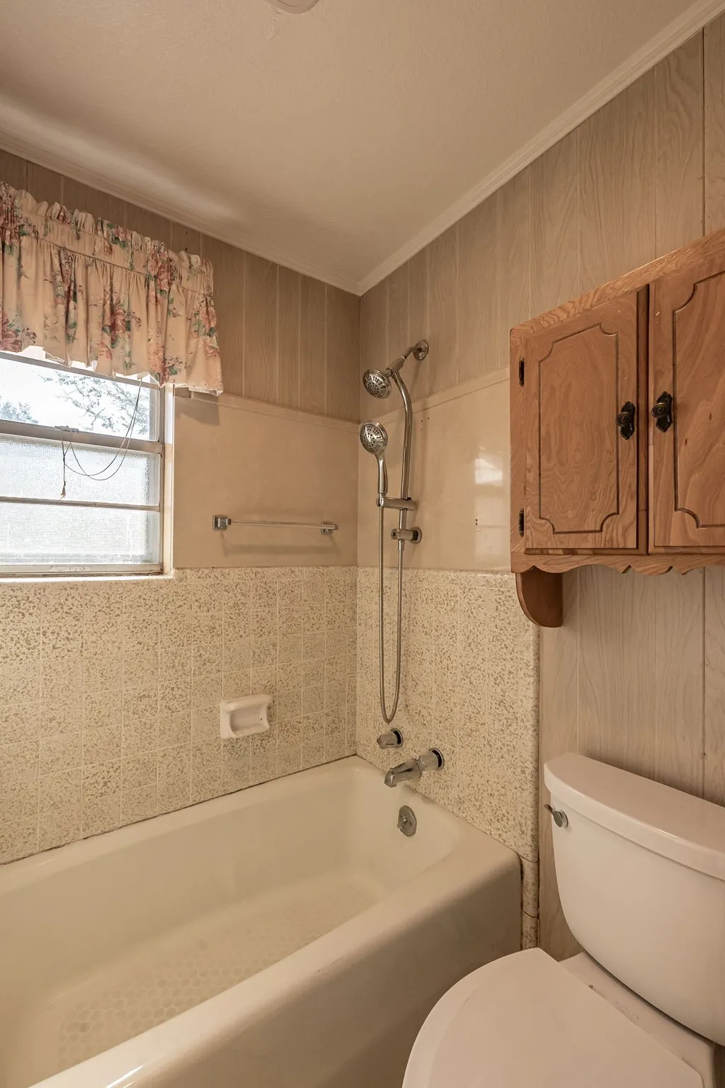 Single Family Residence For Sale in Wood County , 603 Richard Street, Quitman, Texas 75783, 3 Bedroom, 2 Bathroom, 2 Garage spaces, 1,945 Sqft, built in 1972, mls#21389885, Real Estate Agent in Quitman, Homes For Sale in Wood county, Homes For Sale in Quitman, Realtor in Quitman Texas, Real Estate Brokerage Independent Realty Texas, Luminita Cordes Realtor