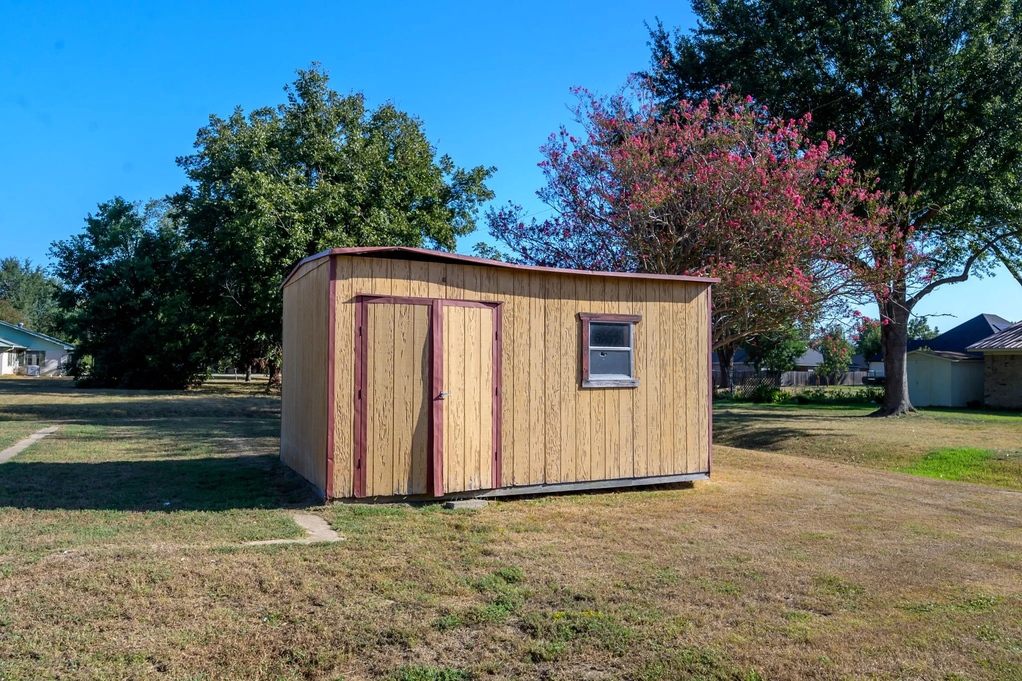 Single Family Residence For Sale in Wood County , 603 Richard Street, Quitman, Texas 75783, 3 Bedroom, 2 Bathroom, 2 Garage spaces, 1,945 Sqft, built in 1972, mls#21389885, Real Estate Agent in Quitman, Homes For Sale in Wood county, Homes For Sale in Quitman, Realtor in Quitman Texas, Real Estate Brokerage Independent Realty Texas, Luminita Cordes Realtor