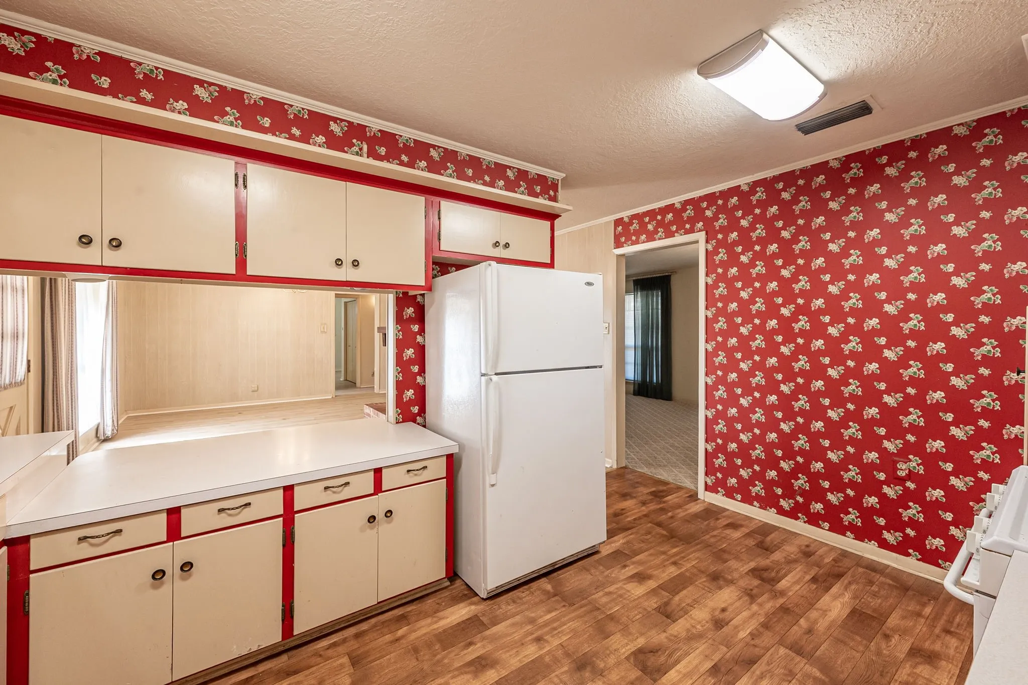 Single Family Residence For Sale in Wood County , 603 Richard Street, Quitman, Texas 75783, 3 Bedroom, 2 Bathroom, 2 Garage spaces, 1,945 Sqft, built in 1972, mls#21389885, Real Estate Agent in Quitman, Homes For Sale in Wood county, Homes For Sale in Quitman, Realtor in Quitman Texas, Real Estate Brokerage Independent Realty Texas, Luminita Cordes Realtor