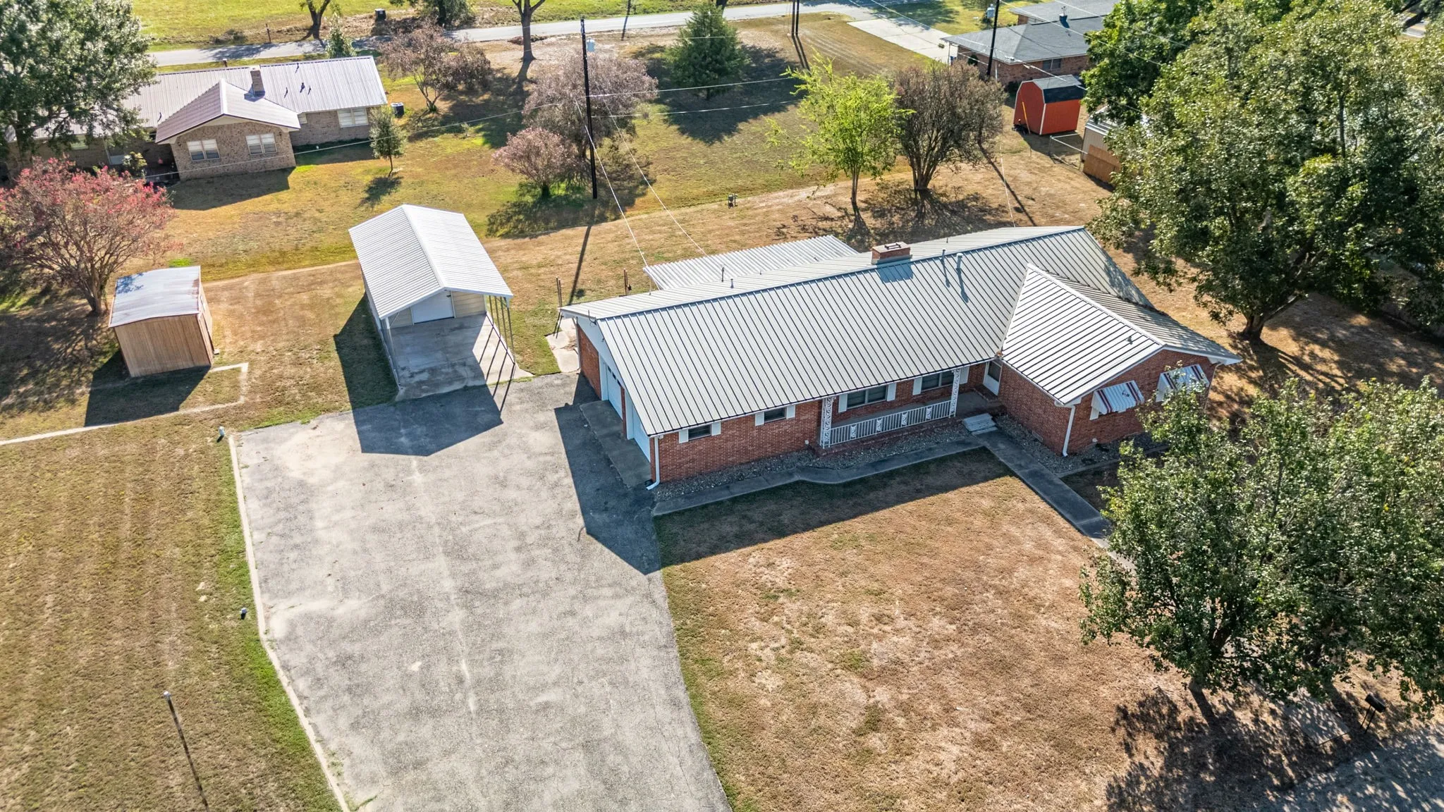 Single Family Residence For Sale in Wood County , 603 Richard Street, Quitman, Texas 75783, 3 Bedroom, 2 Bathroom, 2 Garage spaces, 1,945 Sqft, built in 1972, mls#21389885, Real Estate Agent in Quitman, Homes For Sale in Wood county, Homes For Sale in Quitman, Realtor in Quitman Texas, Real Estate Brokerage Independent Realty Texas, Luminita Cordes Realtor