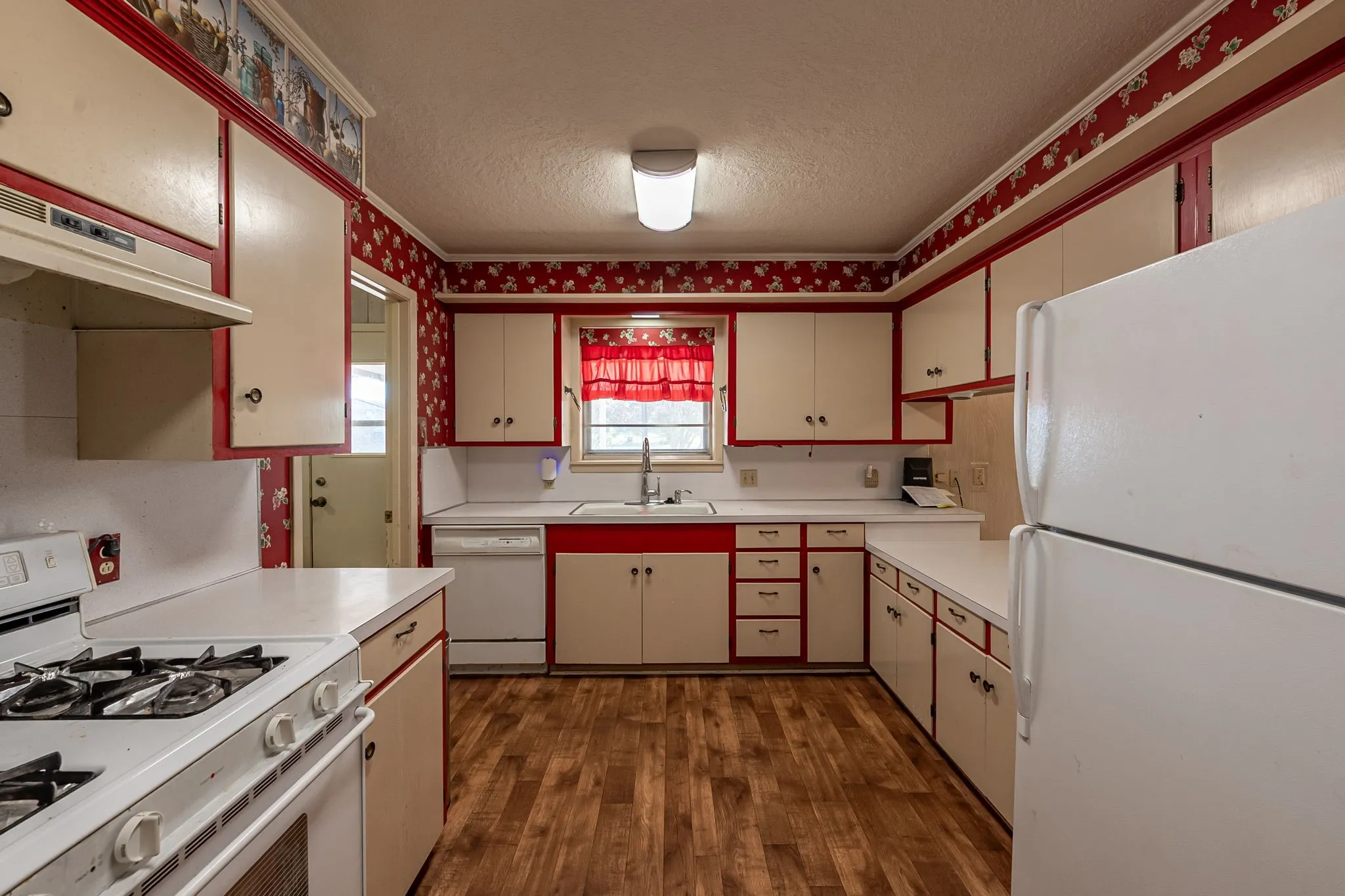 Single Family Residence For Sale in Wood County , 603 Richard Street, Quitman, Texas 75783, 3 Bedroom, 2 Bathroom, 2 Garage spaces, 1,945 Sqft, built in 1972, mls#21389885, Real Estate Agent in Quitman, Homes For Sale in Wood county, Homes For Sale in Quitman, Realtor in Quitman Texas, Real Estate Brokerage Independent Realty Texas, Luminita Cordes Realtor