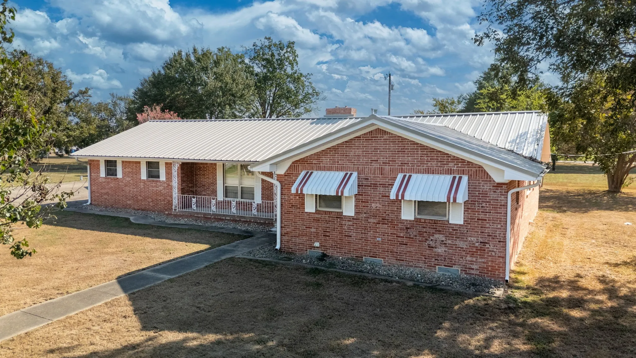 Single Family Residence For Sale in Wood County , 603 Richard Street, Quitman, Texas 75783, 3 Bedroom, 2 Bathroom, 2 Garage spaces, 1,945 Sqft, built in 1972, mls#21389885, Real Estate Agent in Quitman, Homes For Sale in Wood county, Homes For Sale in Quitman, Realtor in Quitman Texas, Real Estate Brokerage Independent Realty Texas, Luminita Cordes Realtor