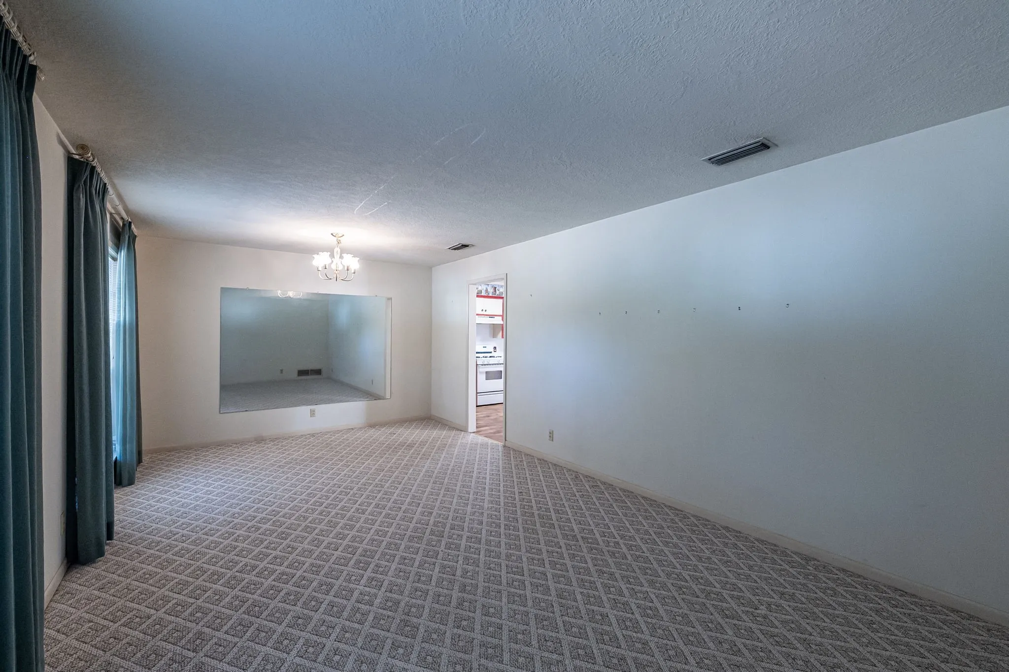 Single Family Residence For Sale in Wood County , 603 Richard Street, Quitman, Texas 75783, 3 Bedroom, 2 Bathroom, 2 Garage spaces, 1,945 Sqft, built in 1972, mls#21389885, Real Estate Agent in Quitman, Homes For Sale in Wood county, Homes For Sale in Quitman, Realtor in Quitman Texas, Real Estate Brokerage Independent Realty Texas, Luminita Cordes Realtor
