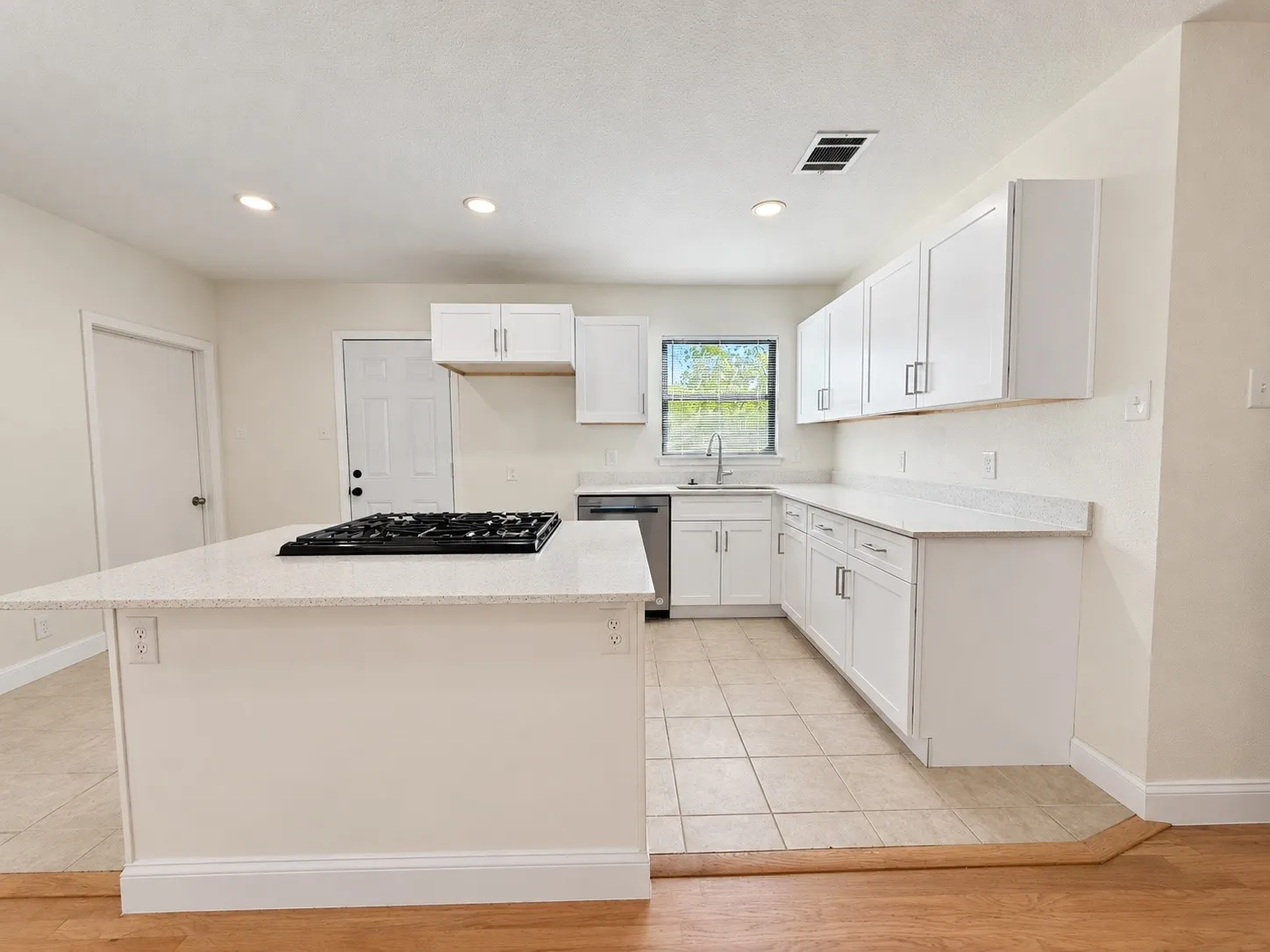 Single Family Residence For Rent in Dallas County , 10642 Galena Street, Dallas, Texas 75228, 4 Bedroom, 2 Bathroom, Garage spaces, 1,300 Sqft, built in 1952, mls#21389879, Real Estate Agent in Dallas, Homes For Rent in Dallas county, Homes For Rent in Dallas, Realtor in Dallas Texas, Real Estate Brokerage Independent Realty Texas, Luminita Cordes Realtor