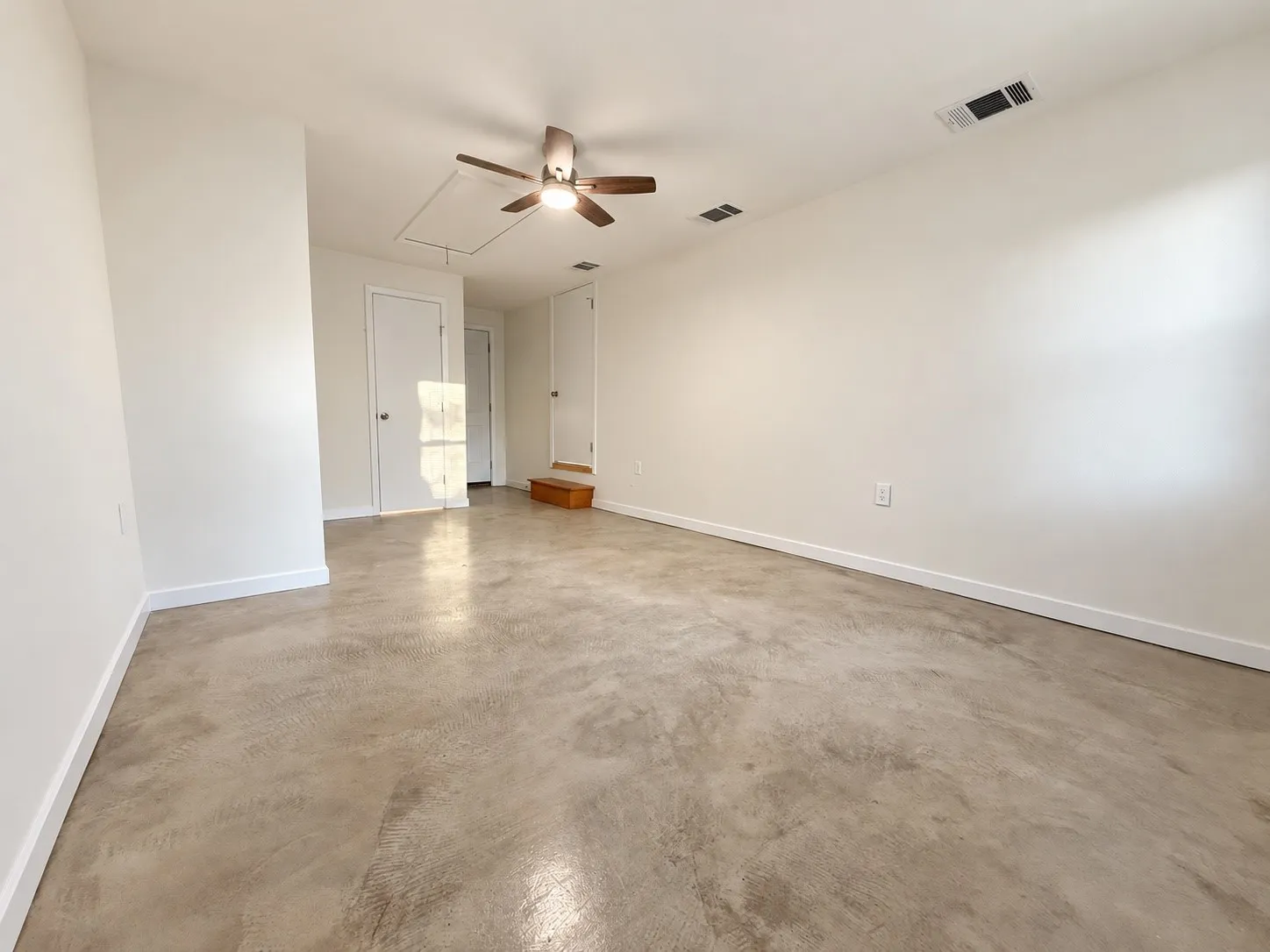 Single Family Residence For Rent in Dallas County , 10642 Galena Street, Dallas, Texas 75228, 4 Bedroom, 2 Bathroom, Garage spaces, 1,300 Sqft, built in 1952, mls#21389879, Real Estate Agent in Dallas, Homes For Rent in Dallas county, Homes For Rent in Dallas, Realtor in Dallas Texas, Real Estate Brokerage Independent Realty Texas, Luminita Cordes Realtor