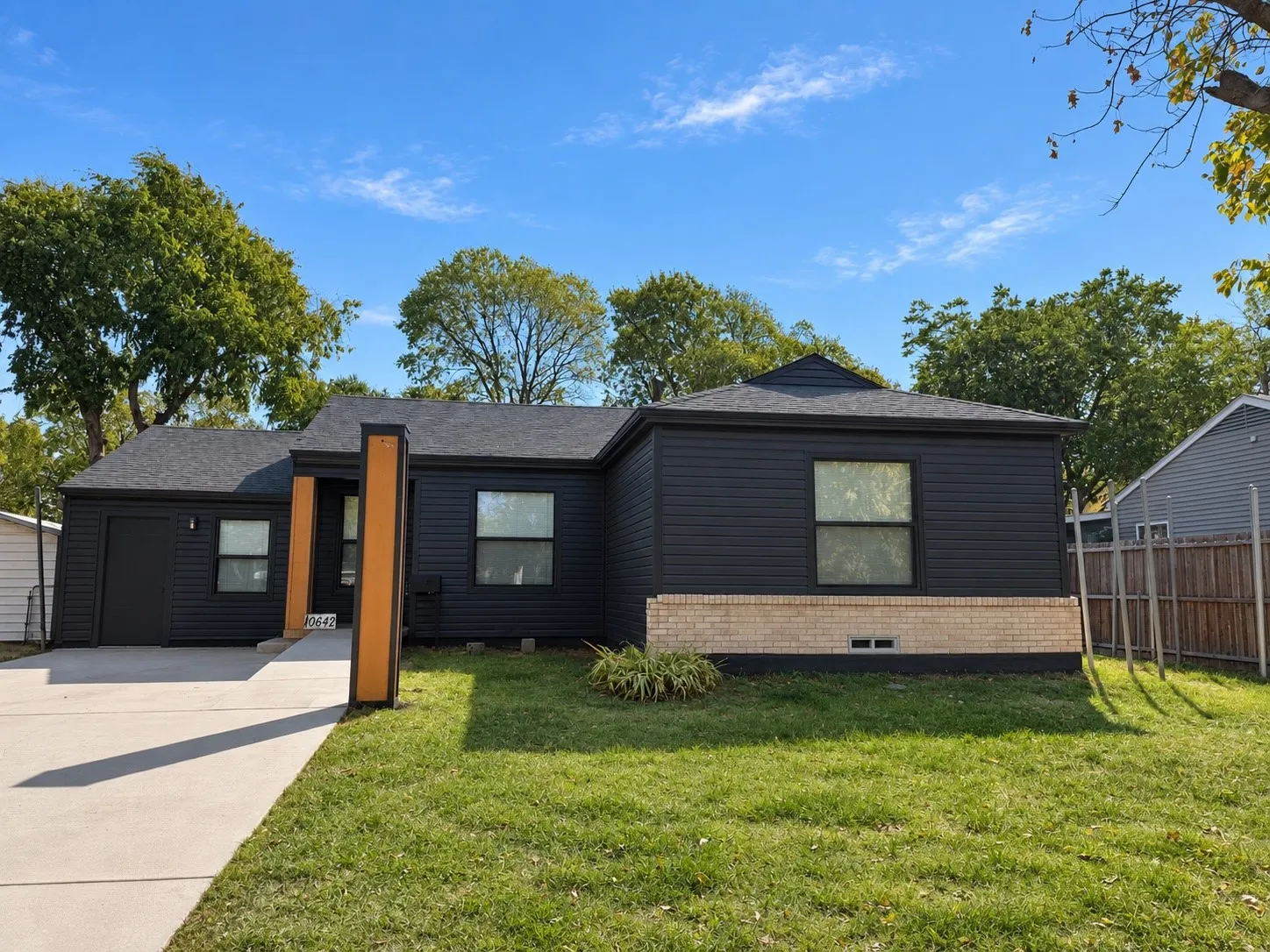 Single Family Residence For Rent