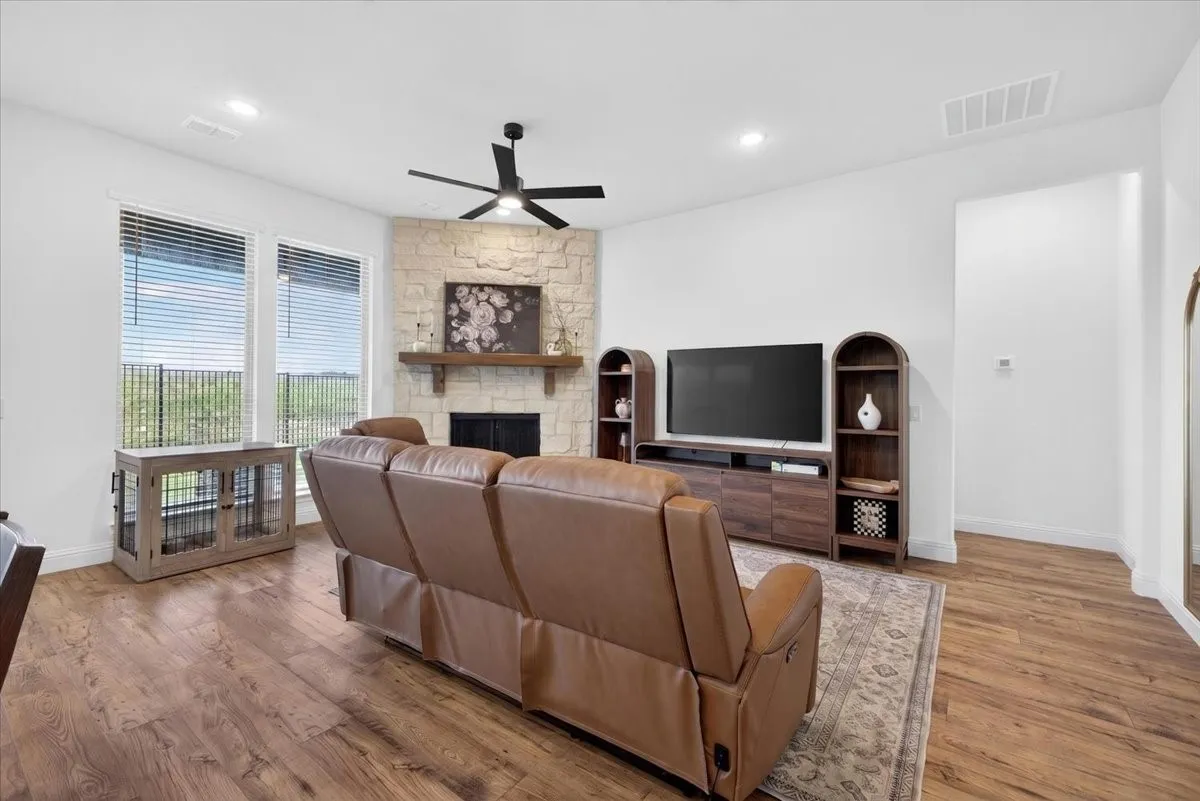 Single Family Residence For Sale in Johnson County , 653 Godley Ranch Road, Godley, Texas 76044, 4 Bedroom, 2 Bathroom, 2 Garage spaces, 2,103 Sqft, built in 2024, mls#21389188, Real Estate Agent in Godley, Homes For Sale in Johnson county, Homes For Sale in Godley, Realtor in Godley Texas, Real Estate Brokerage Independent Realty Texas, Luminita Cordes Realtor