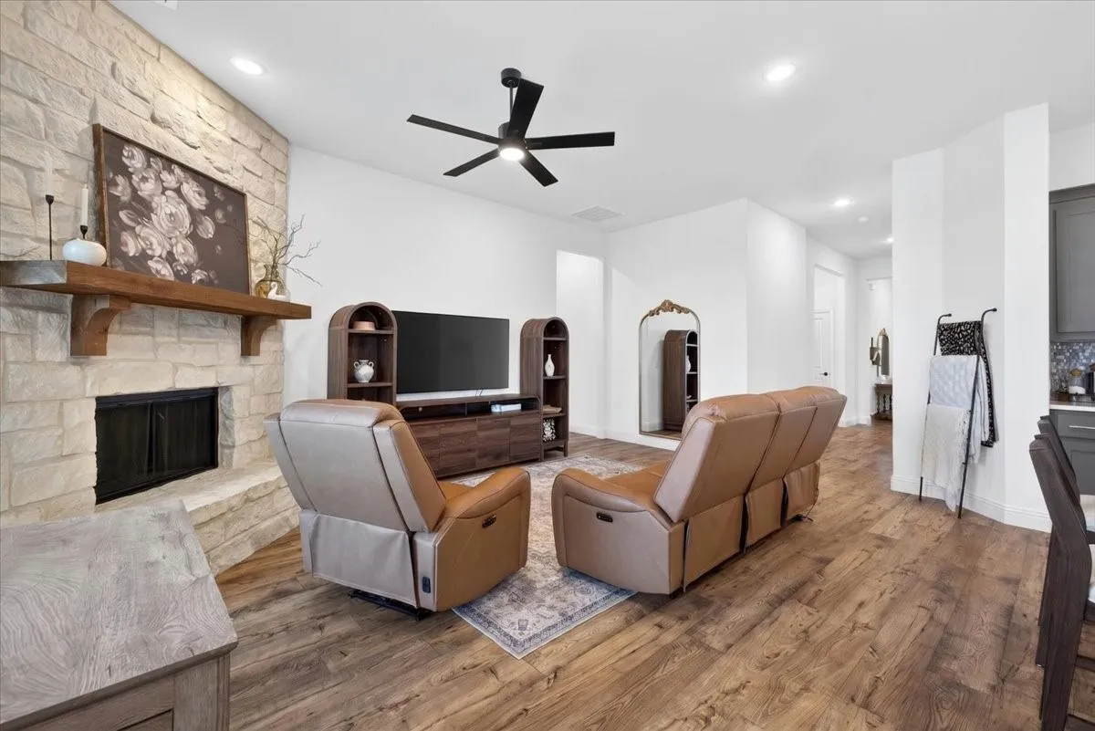 Single Family Residence For Sale in Johnson County , 653 Godley Ranch Road, Godley, Texas 76044, 4 Bedroom, 2 Bathroom, 2 Garage spaces, 2,103 Sqft, built in 2024, mls#21389188, Real Estate Agent in Godley, Homes For Sale in Johnson county, Homes For Sale in Godley, Realtor in Godley Texas, Real Estate Brokerage Independent Realty Texas, Luminita Cordes Realtor