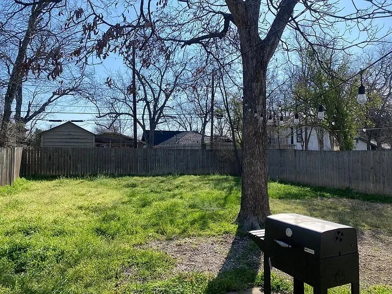 Single Family Residence For Sale in Tarrant County , 3223 Stanley Avenue, Fort Worth, Texas 76110, 2 Bedroom, 2 Bathroom, Garage spaces, 1,389 Sqft, built in 1928, mls#21388814, Real Estate Agent in Fort Worth, Homes For Sale in Tarrant county, Homes For Sale in Fort Worth, Realtor in Fort Worth Texas, Real Estate Brokerage Independent Realty Texas, Luminita Cordes Realtor
