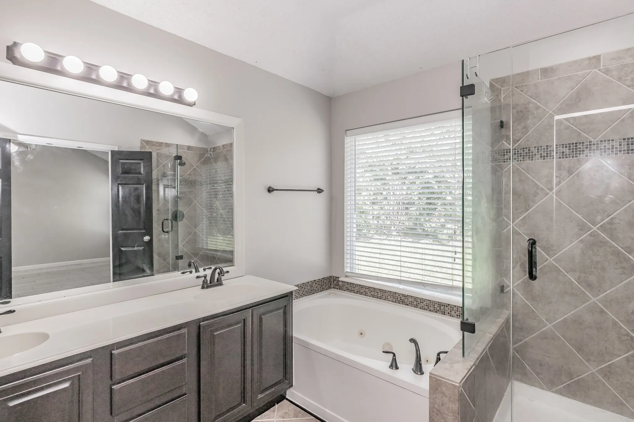 Single Family Residence For Rent in Tarrant County , 1211 Marshall Drive, Euless, Texas 76039, 4 Bedroom, 2 Bathroom, 2 Garage spaces, 1,857 Sqft, built in 1995, mls#21389900, Real Estate Agent in Euless, Homes For Rent in Tarrant county, Homes For Rent in Euless, Realtor in Euless Texas, Real Estate Brokerage Independent Realty Texas, Luminita Cordes Realtor