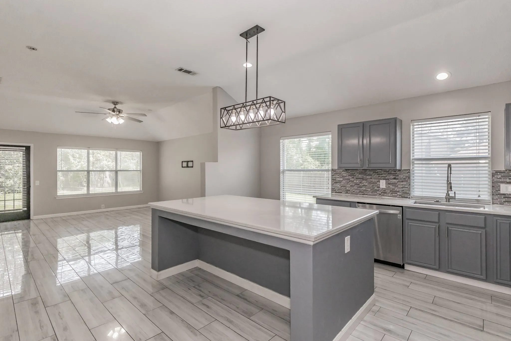 Single Family Residence For Rent in Tarrant County , 1211 Marshall Drive, Euless, Texas 76039, 4 Bedroom, 2 Bathroom, 2 Garage spaces, 1,857 Sqft, built in 1995, mls#21389900, Real Estate Agent in Euless, Homes For Rent in Tarrant county, Homes For Rent in Euless, Realtor in Euless Texas, Real Estate Brokerage Independent Realty Texas, Luminita Cordes Realtor