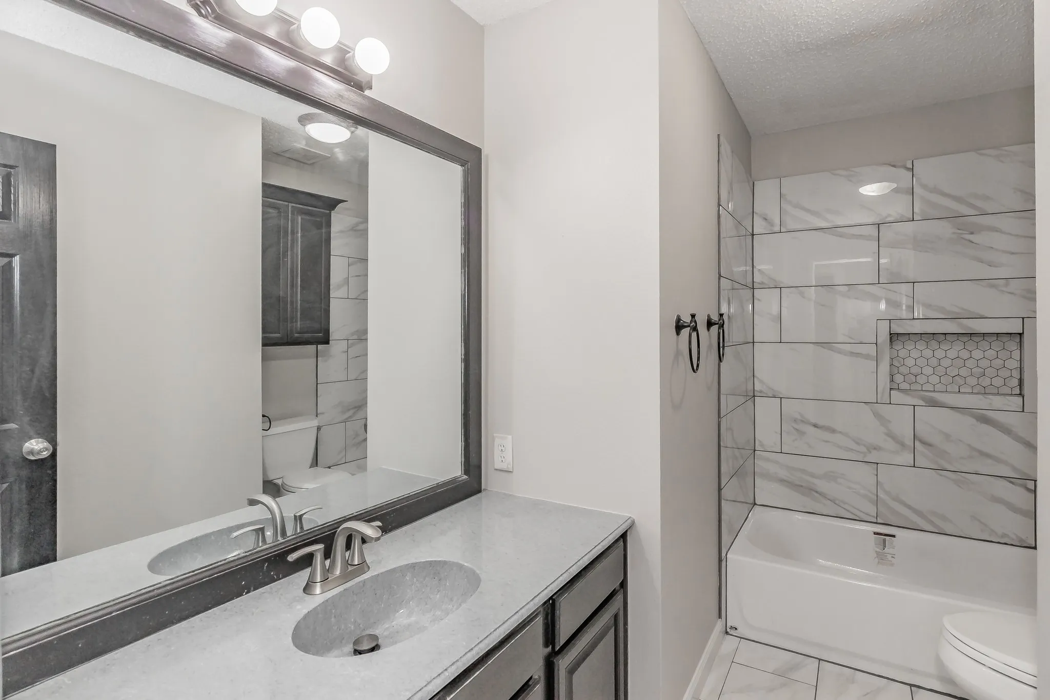 Single Family Residence For Rent in Tarrant County , 1211 Marshall Drive, Euless, Texas 76039, 4 Bedroom, 2 Bathroom, 2 Garage spaces, 1,857 Sqft, built in 1995, mls#21389900, Real Estate Agent in Euless, Homes For Rent in Tarrant county, Homes For Rent in Euless, Realtor in Euless Texas, Real Estate Brokerage Independent Realty Texas, Luminita Cordes Realtor