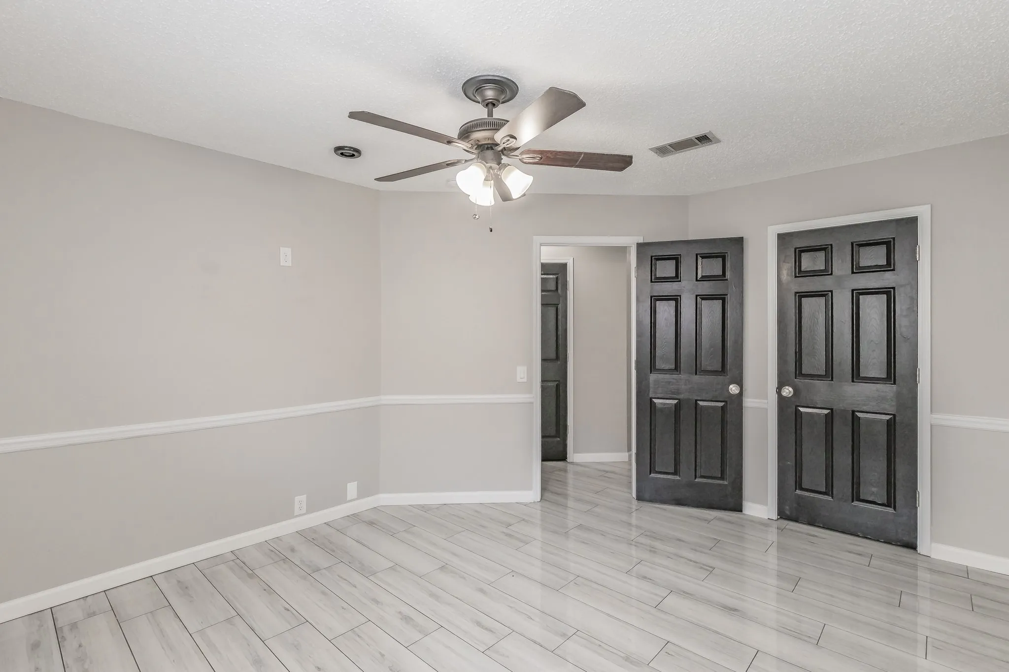 Single Family Residence For Rent in Tarrant County , 1211 Marshall Drive, Euless, Texas 76039, 4 Bedroom, 2 Bathroom, 2 Garage spaces, 1,857 Sqft, built in 1995, mls#21389900, Real Estate Agent in Euless, Homes For Rent in Tarrant county, Homes For Rent in Euless, Realtor in Euless Texas, Real Estate Brokerage Independent Realty Texas, Luminita Cordes Realtor