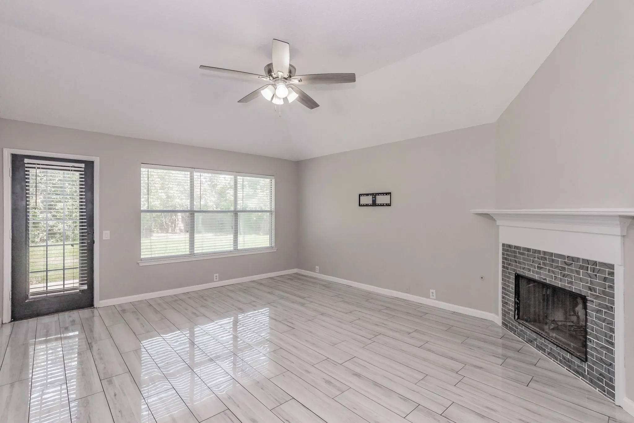 Single Family Residence For Rent in Tarrant County , 1211 Marshall Drive, Euless, Texas 76039, 4 Bedroom, 2 Bathroom, 2 Garage spaces, 1,857 Sqft, built in 1995, mls#21389900, Real Estate Agent in Euless, Homes For Rent in Tarrant county, Homes For Rent in Euless, Realtor in Euless Texas, Real Estate Brokerage Independent Realty Texas, Luminita Cordes Realtor