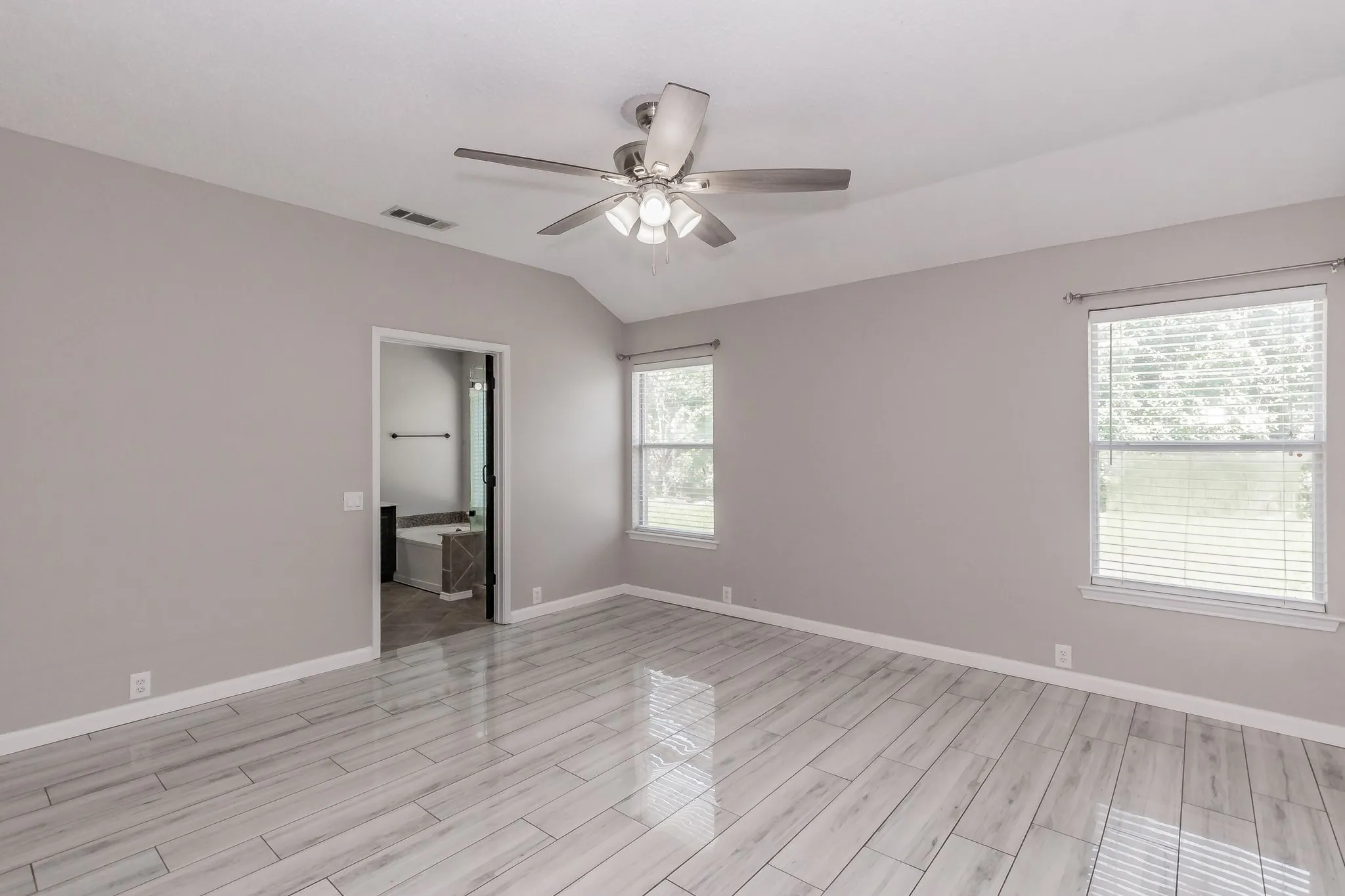Single Family Residence For Rent in Tarrant County , 1211 Marshall Drive, Euless, Texas 76039, 4 Bedroom, 2 Bathroom, 2 Garage spaces, 1,857 Sqft, built in 1995, mls#21389900, Real Estate Agent in Euless, Homes For Rent in Tarrant county, Homes For Rent in Euless, Realtor in Euless Texas, Real Estate Brokerage Independent Realty Texas, Luminita Cordes Realtor