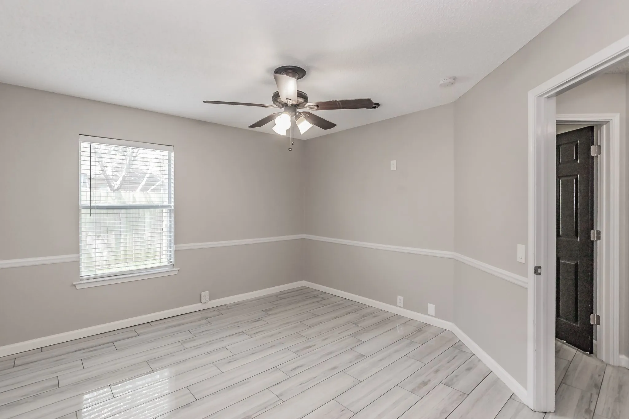 Single Family Residence For Rent in Tarrant County , 1211 Marshall Drive, Euless, Texas 76039, 4 Bedroom, 2 Bathroom, 2 Garage spaces, 1,857 Sqft, built in 1995, mls#21389900, Real Estate Agent in Euless, Homes For Rent in Tarrant county, Homes For Rent in Euless, Realtor in Euless Texas, Real Estate Brokerage Independent Realty Texas, Luminita Cordes Realtor