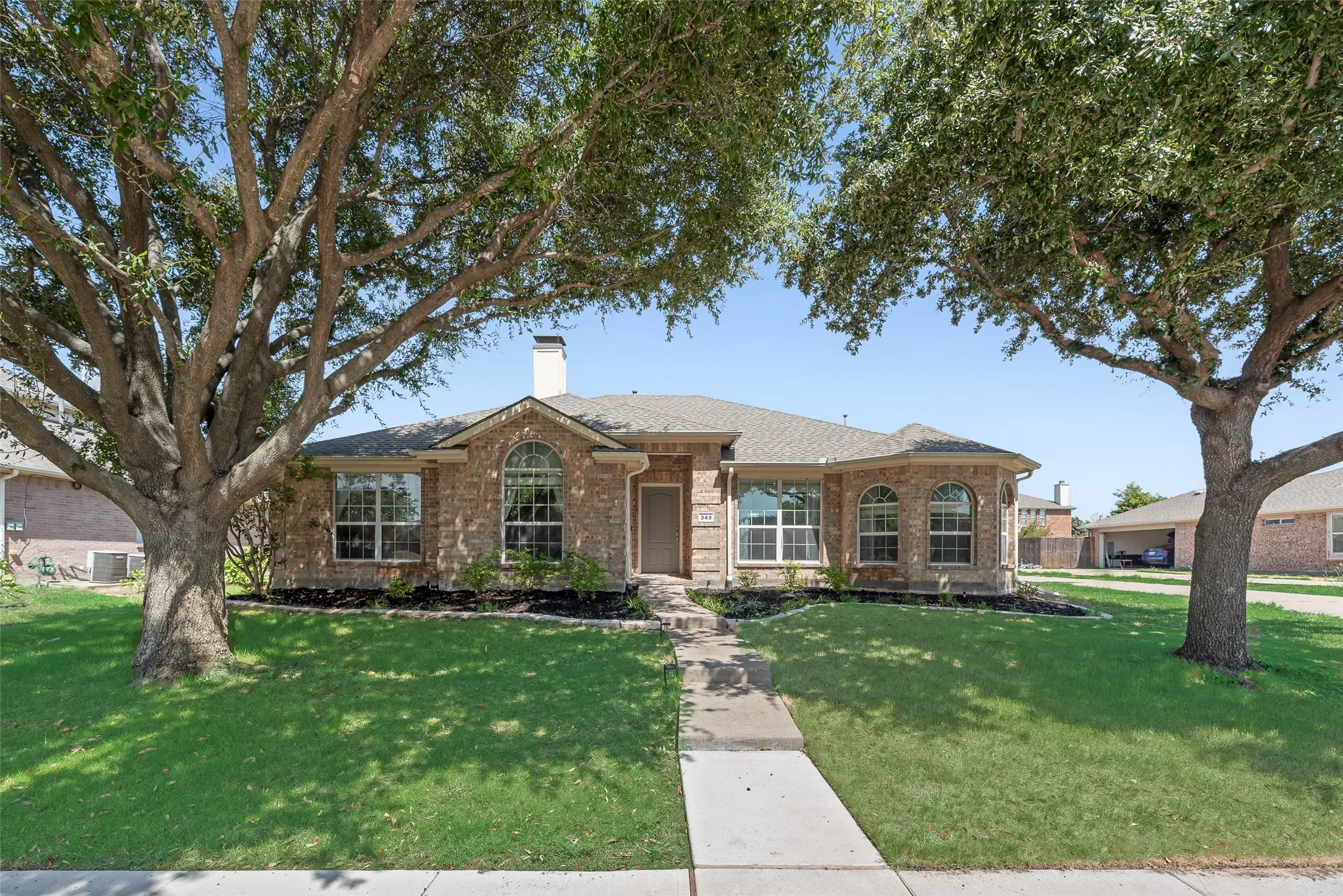 Single Family Residence For Sale in Collin County , 349 Apache Trail, Murphy, Texas 75094, 3 Bedroom, 2 Bathroom, 2 Garage spaces, 2,552 Sqft, built in 2006, mls#21389348, Real Estate Agent in Murphy, Homes For Sale in Collin county, Homes For Sale in Murphy, Realtor in Murphy Texas, Real Estate Brokerage Independent Realty Texas, Luminita Cordes Realtor