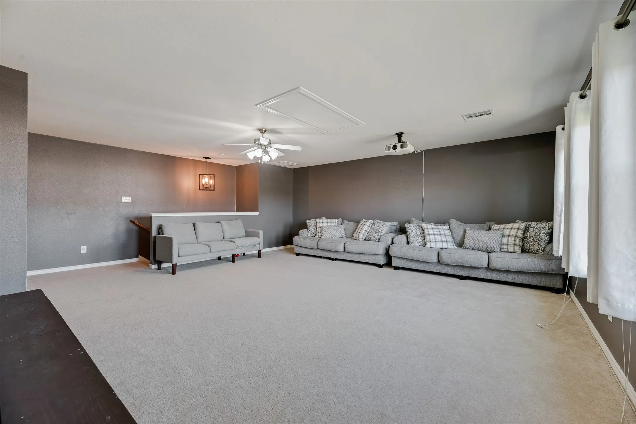 Single Family Residence For Sale in Collin County , 349 Apache Trail, Murphy, Texas 75094, 3 Bedroom, 2 Bathroom, 2 Garage spaces, 2,552 Sqft, built in 2006, mls#21389348, Real Estate Agent in Murphy, Homes For Sale in Collin county, Homes For Sale in Murphy, Realtor in Murphy Texas, Real Estate Brokerage Independent Realty Texas, Luminita Cordes Realtor