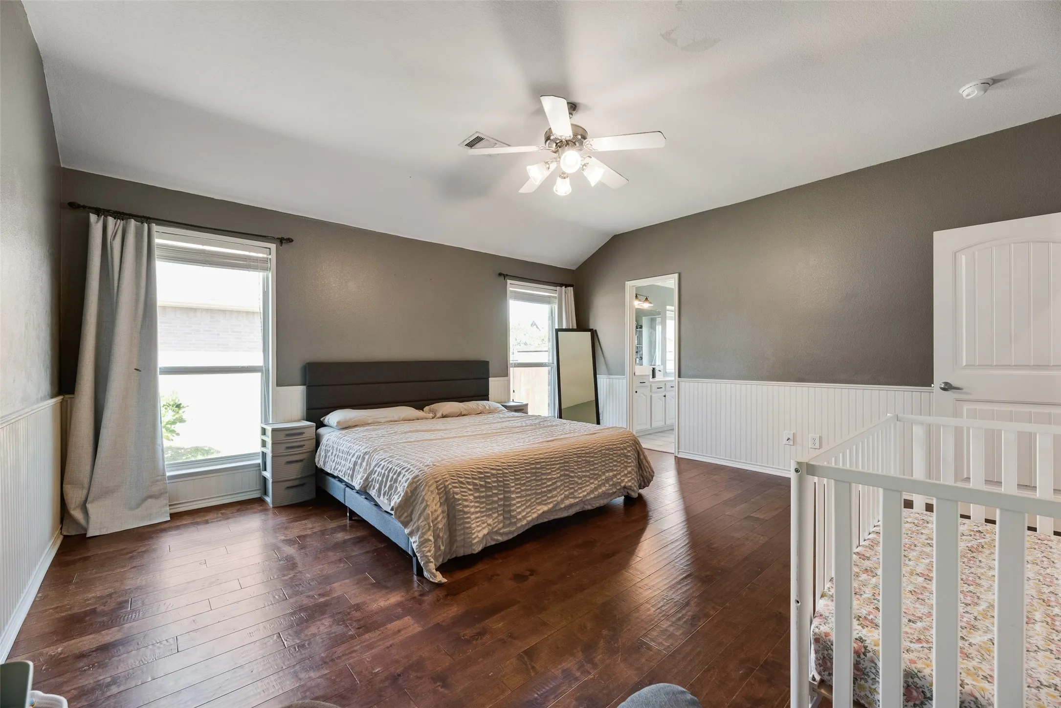 Single Family Residence For Sale in Collin County , 349 Apache Trail, Murphy, Texas 75094, 3 Bedroom, 2 Bathroom, 2 Garage spaces, 2,552 Sqft, built in 2006, mls#21389348, Real Estate Agent in Murphy, Homes For Sale in Collin county, Homes For Sale in Murphy, Realtor in Murphy Texas, Real Estate Brokerage Independent Realty Texas, Luminita Cordes Realtor