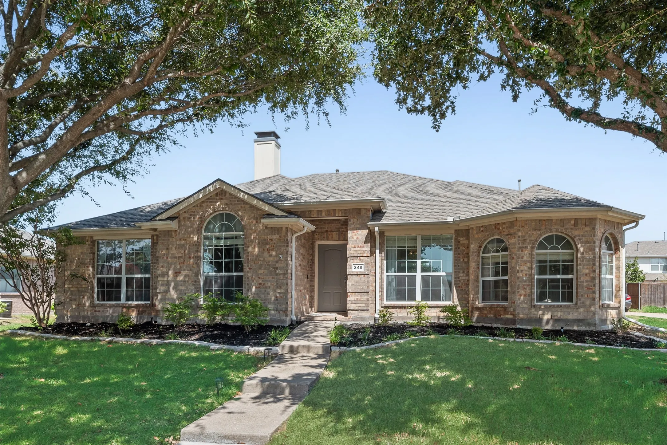 Single Family Residence For Sale in Collin County , 349 Apache Trail, Murphy, Texas 75094, 3 Bedroom, 2 Bathroom, 2 Garage spaces, 2,552 Sqft, built in 2006, mls#21389348, Real Estate Agent in Murphy, Homes For Sale in Collin county, Homes For Sale in Murphy, Realtor in Murphy Texas, Real Estate Brokerage Independent Realty Texas, Luminita Cordes Realtor