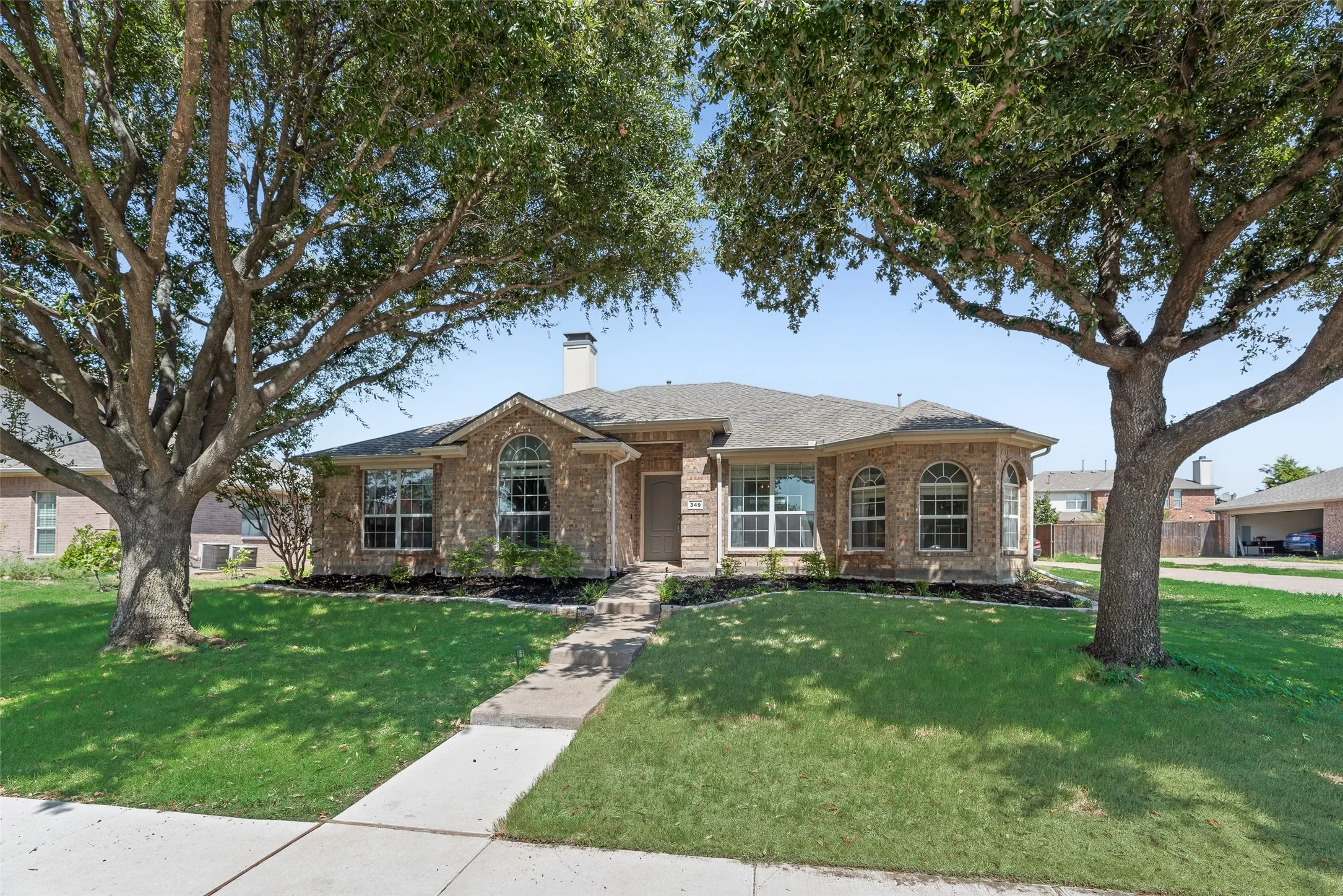 Single Family Residence For Sale in Collin County , 349 Apache Trail, Murphy, Texas 75094, 3 Bedroom, 2 Bathroom, 2 Garage spaces, 2,552 Sqft, built in 2006, mls#21389348, Real Estate Agent in Murphy, Homes For Sale in Collin county, Homes For Sale in Murphy, Realtor in Murphy Texas, Real Estate Brokerage Independent Realty Texas, Luminita Cordes Realtor